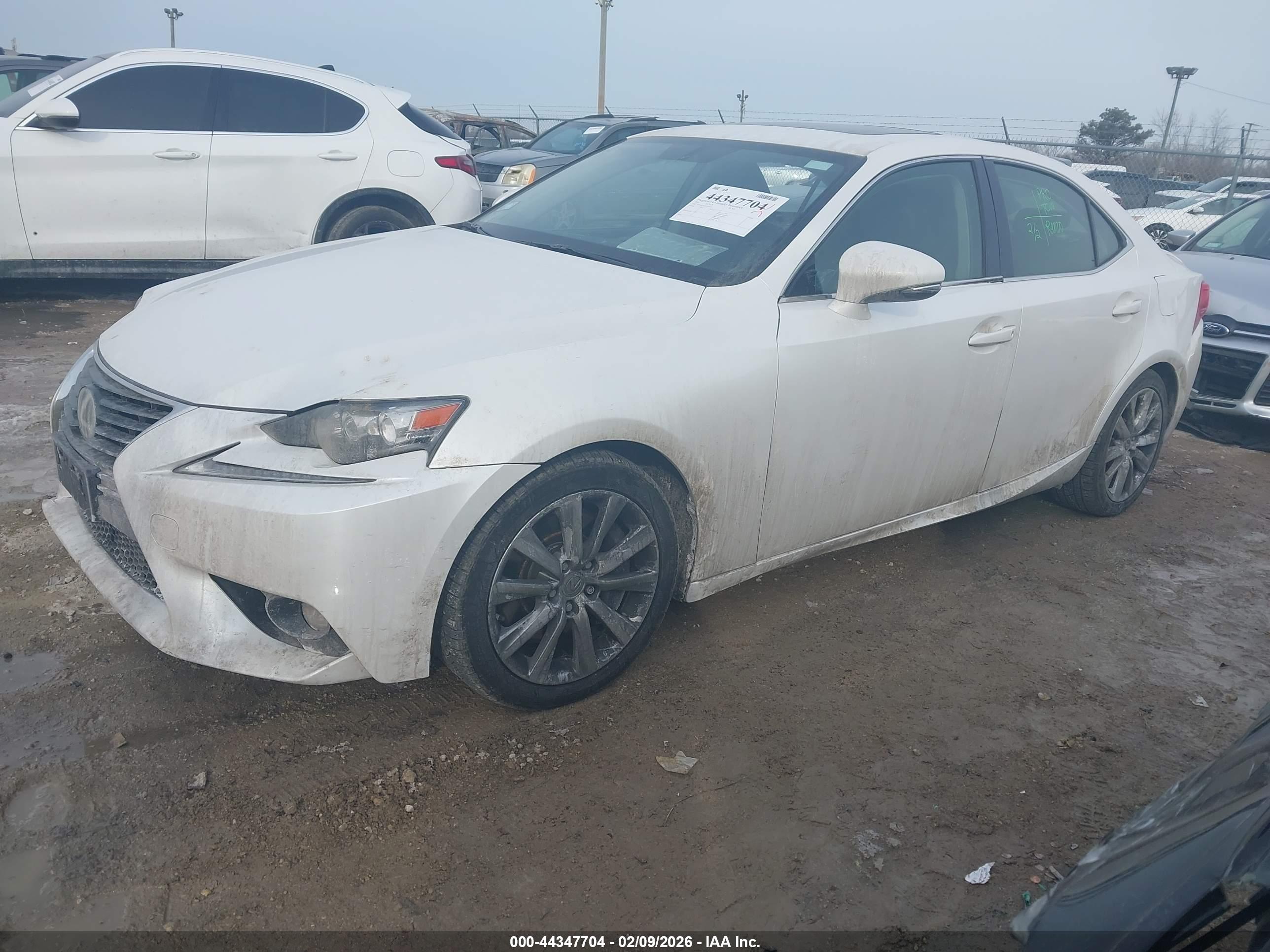 LEXUS IS image 2