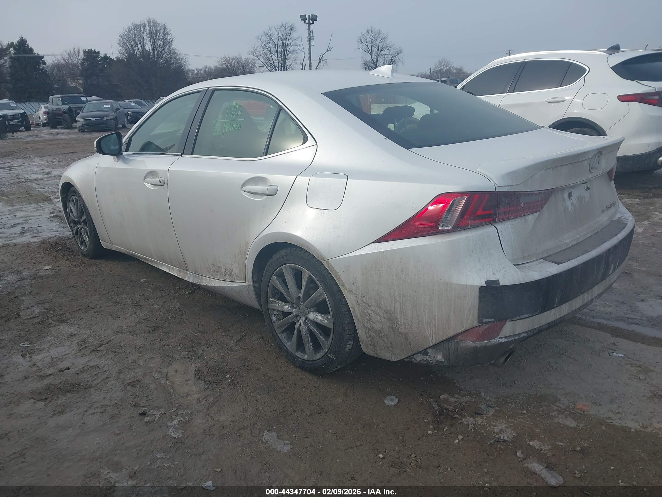 LEXUS IS image 3