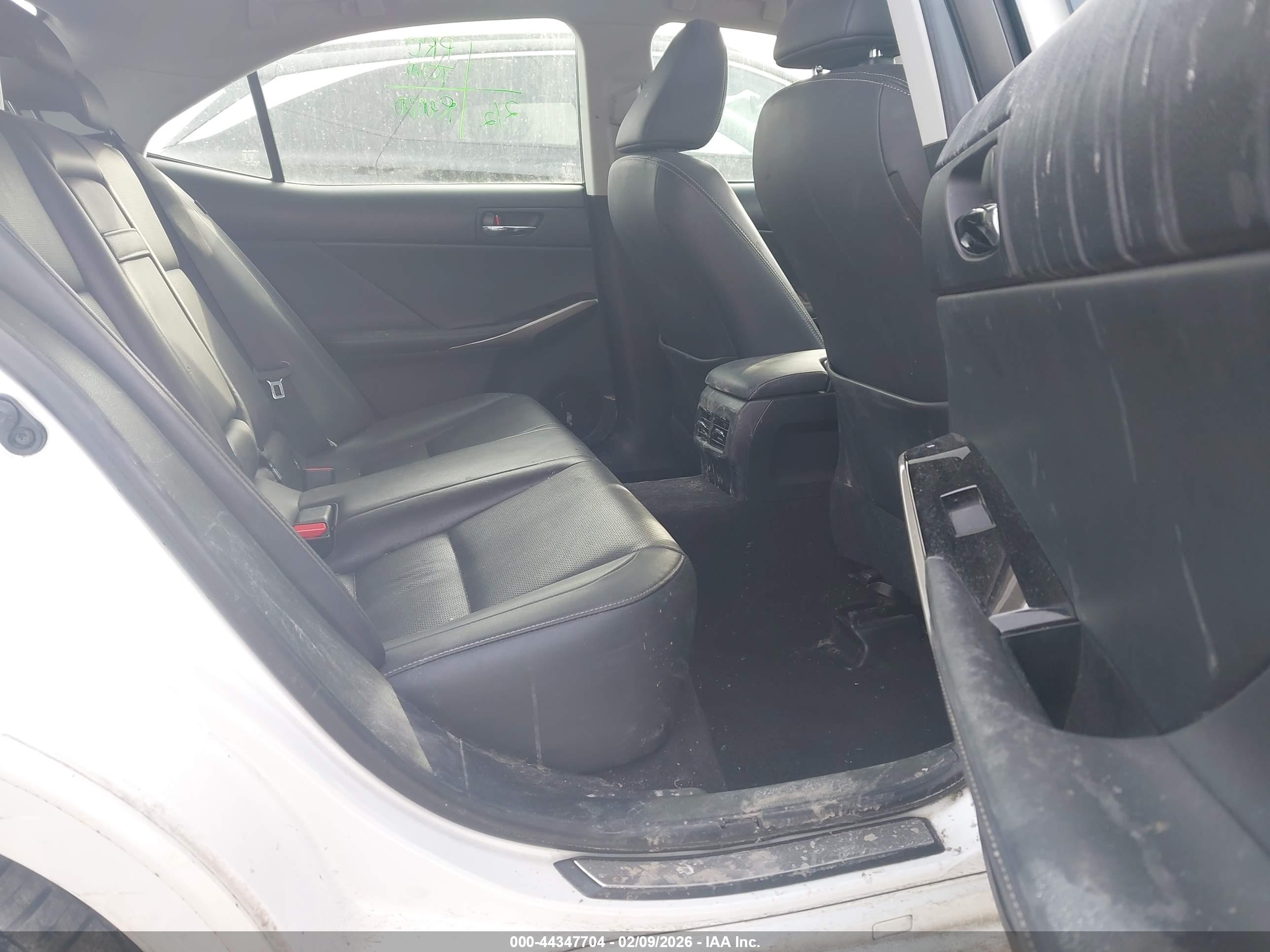 LEXUS IS image 8