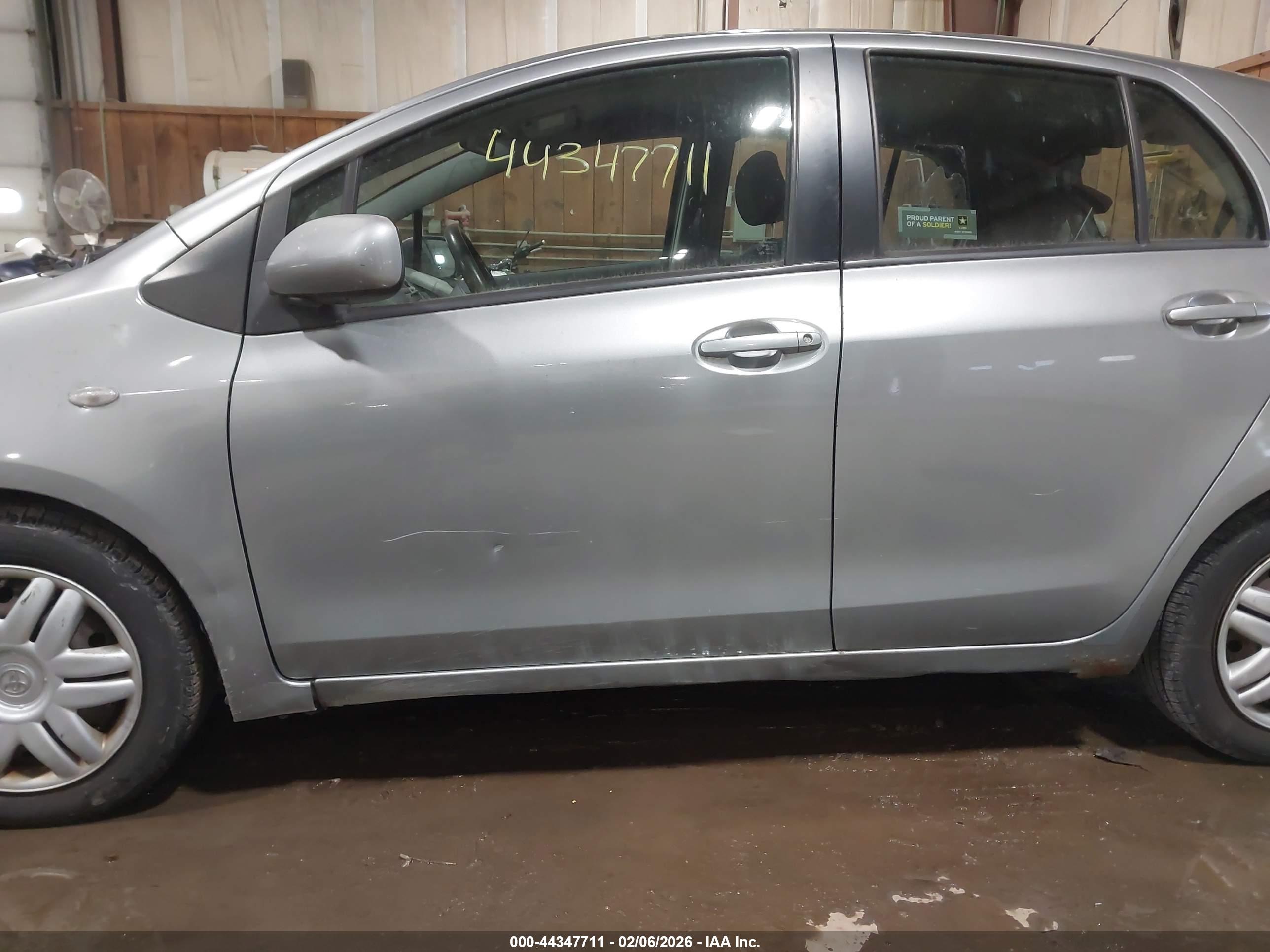 TOYOTA YARIS image 6