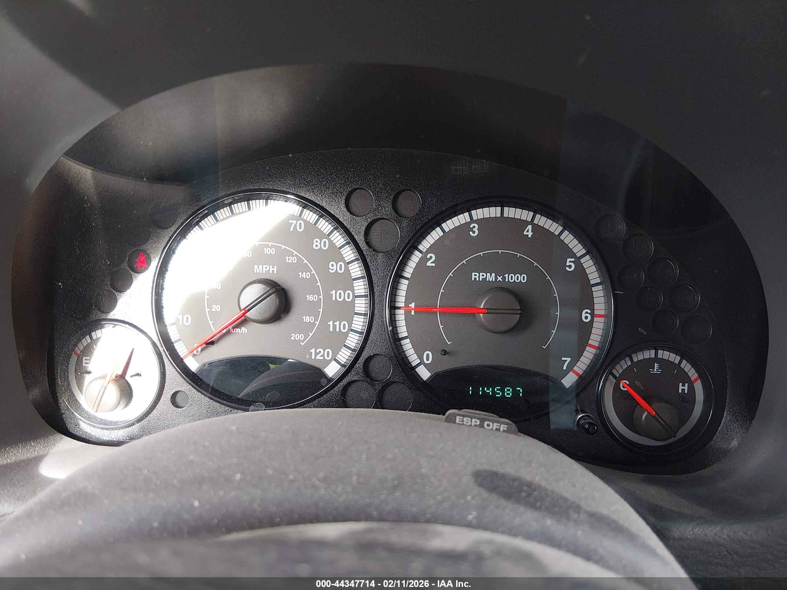 JEEP LIBERTY image 7