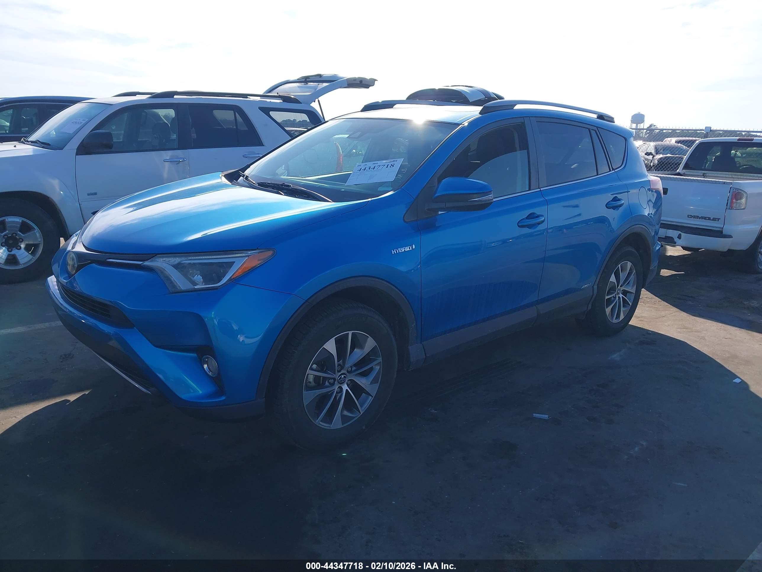 TOYOTA RAV4 image 2