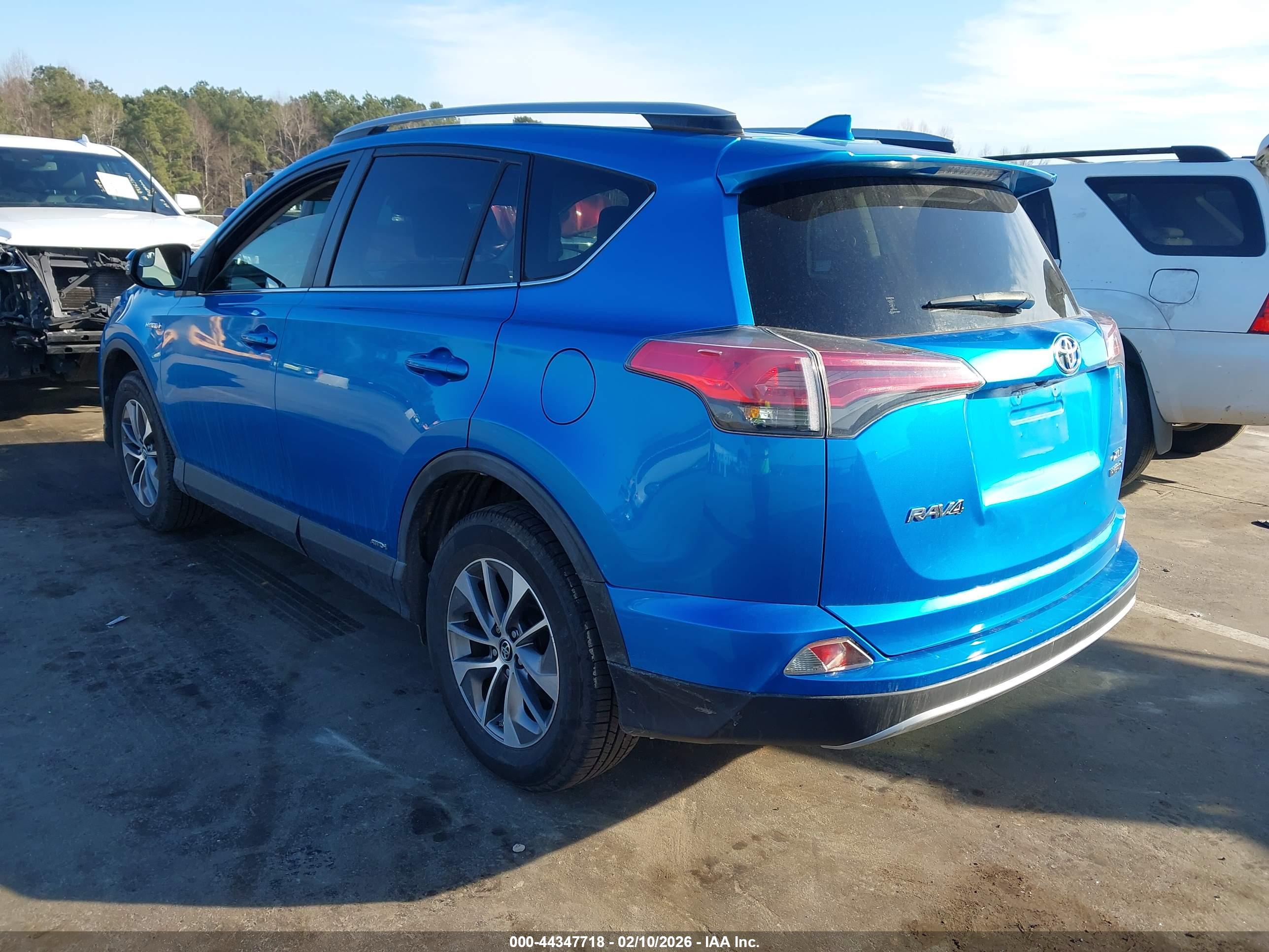 TOYOTA RAV4 image 3