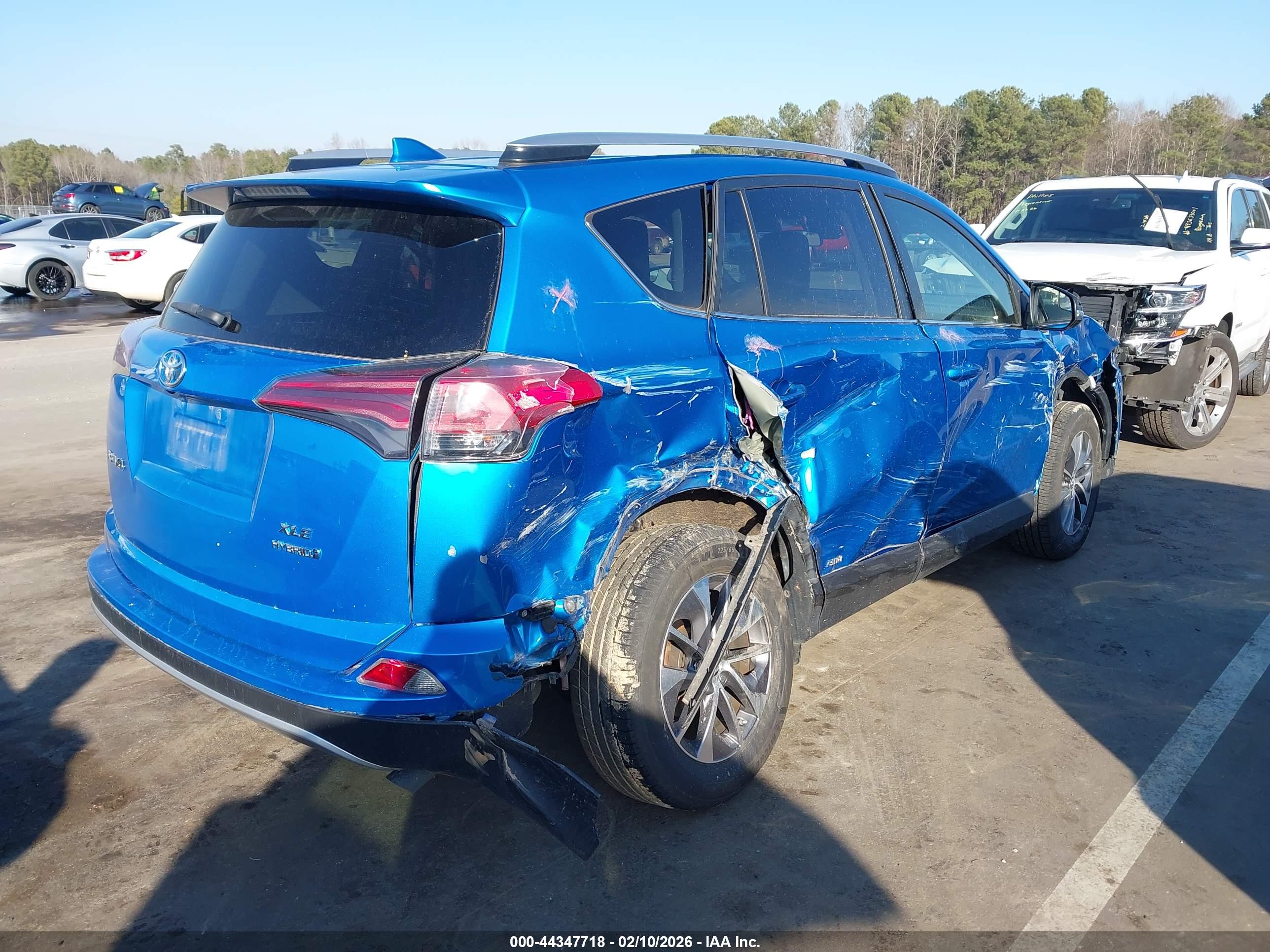 TOYOTA RAV4 image 4