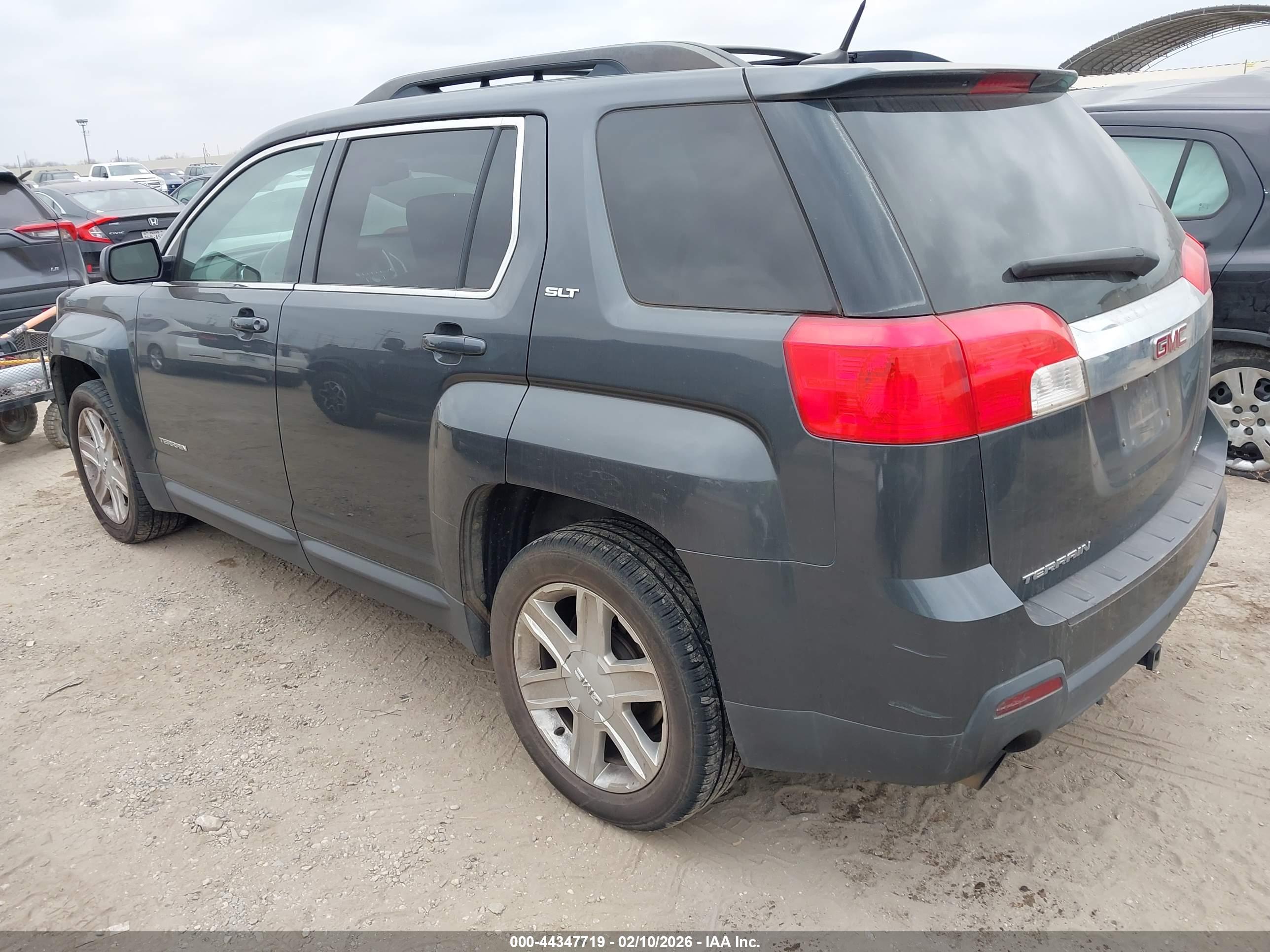 GMC TERRAIN image 3