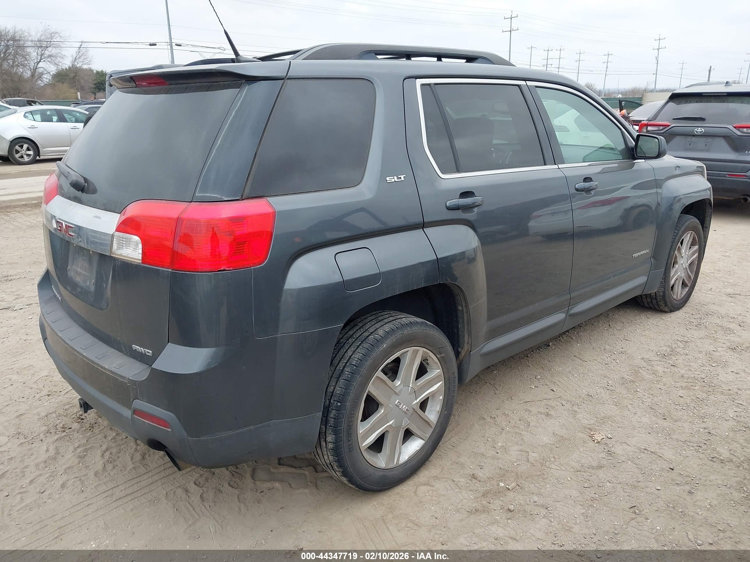 GMC TERRAIN image 4