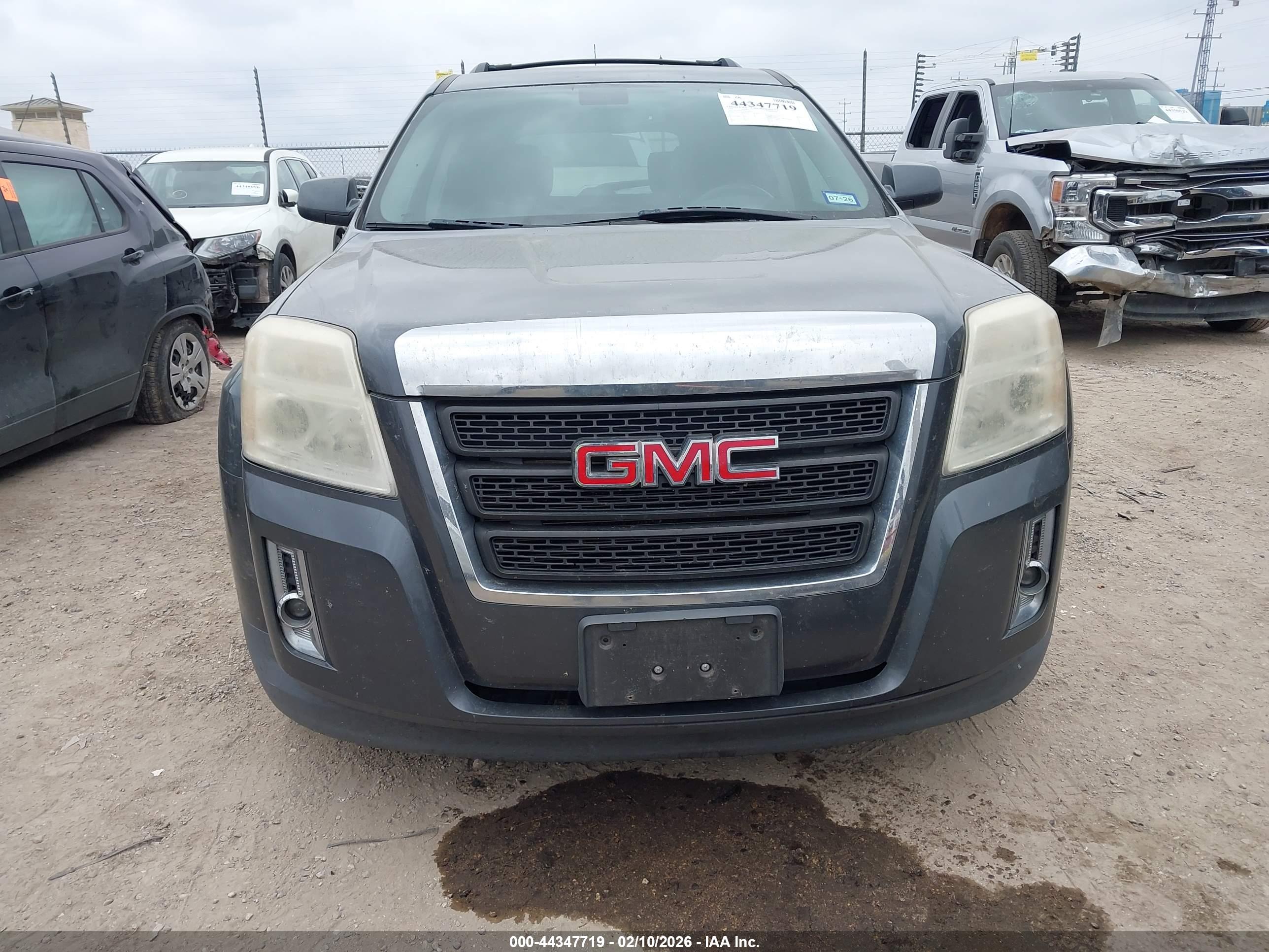 GMC TERRAIN image 6