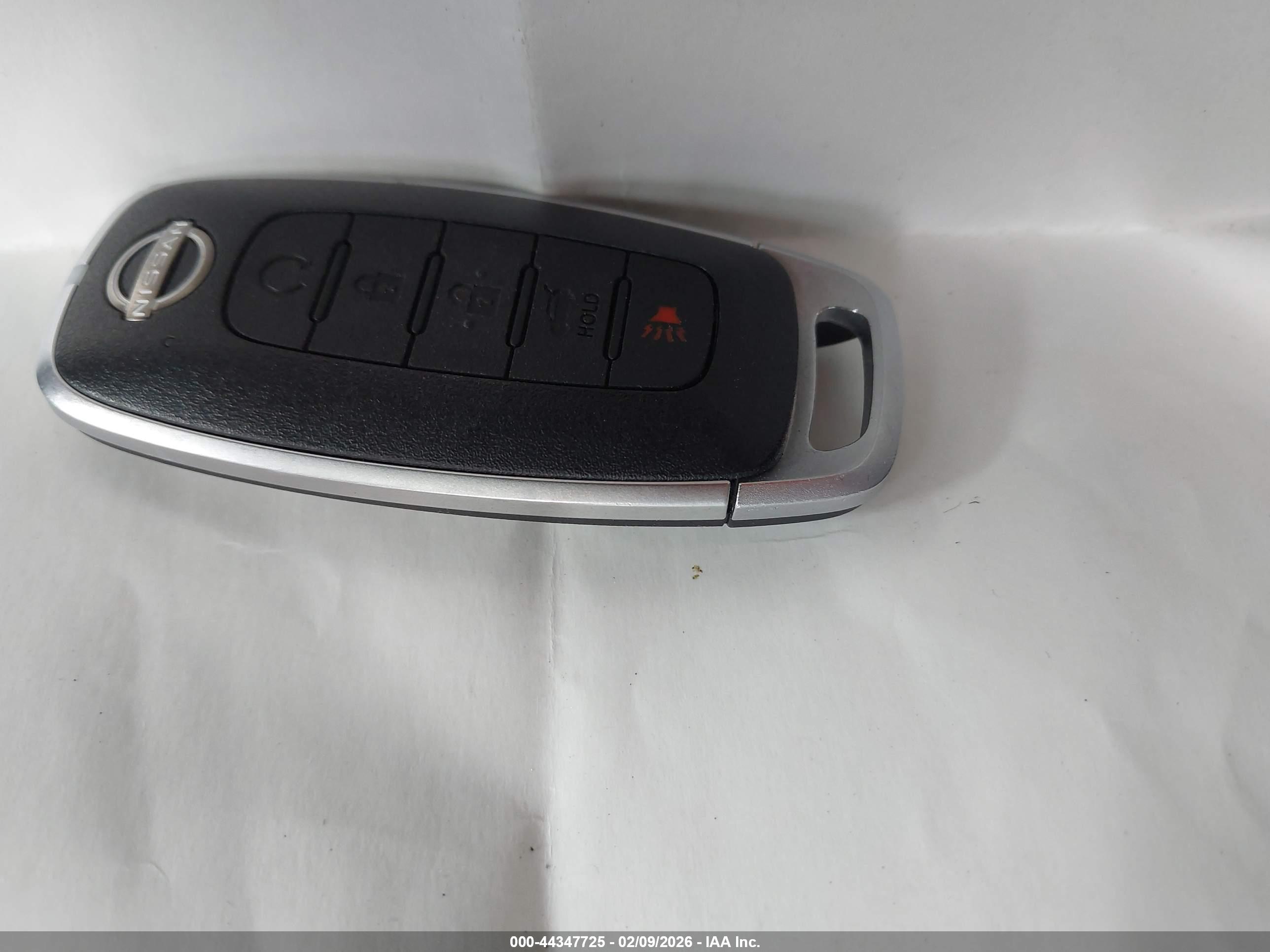 NISSAN ROGUE image 11