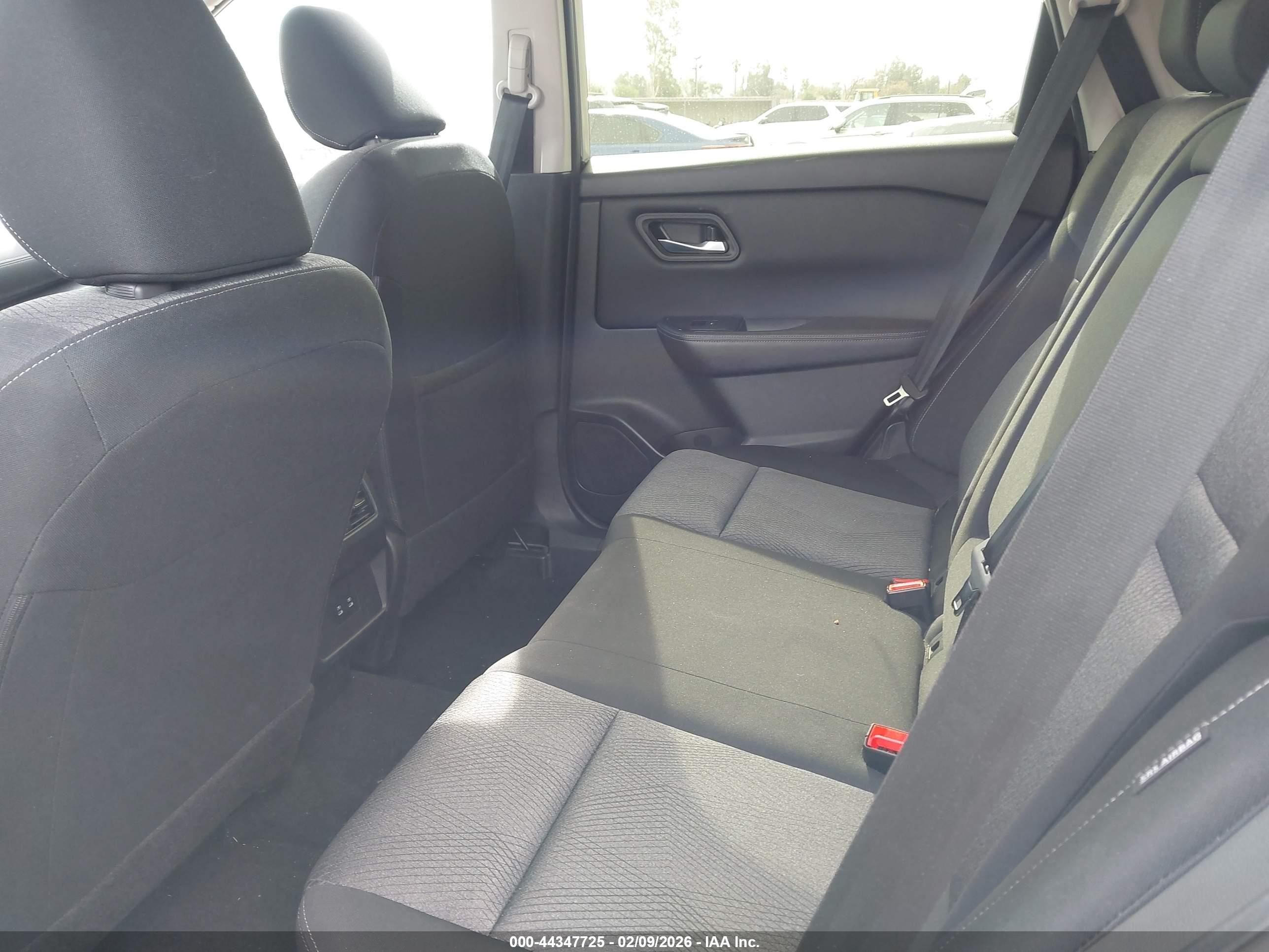 NISSAN ROGUE image 8