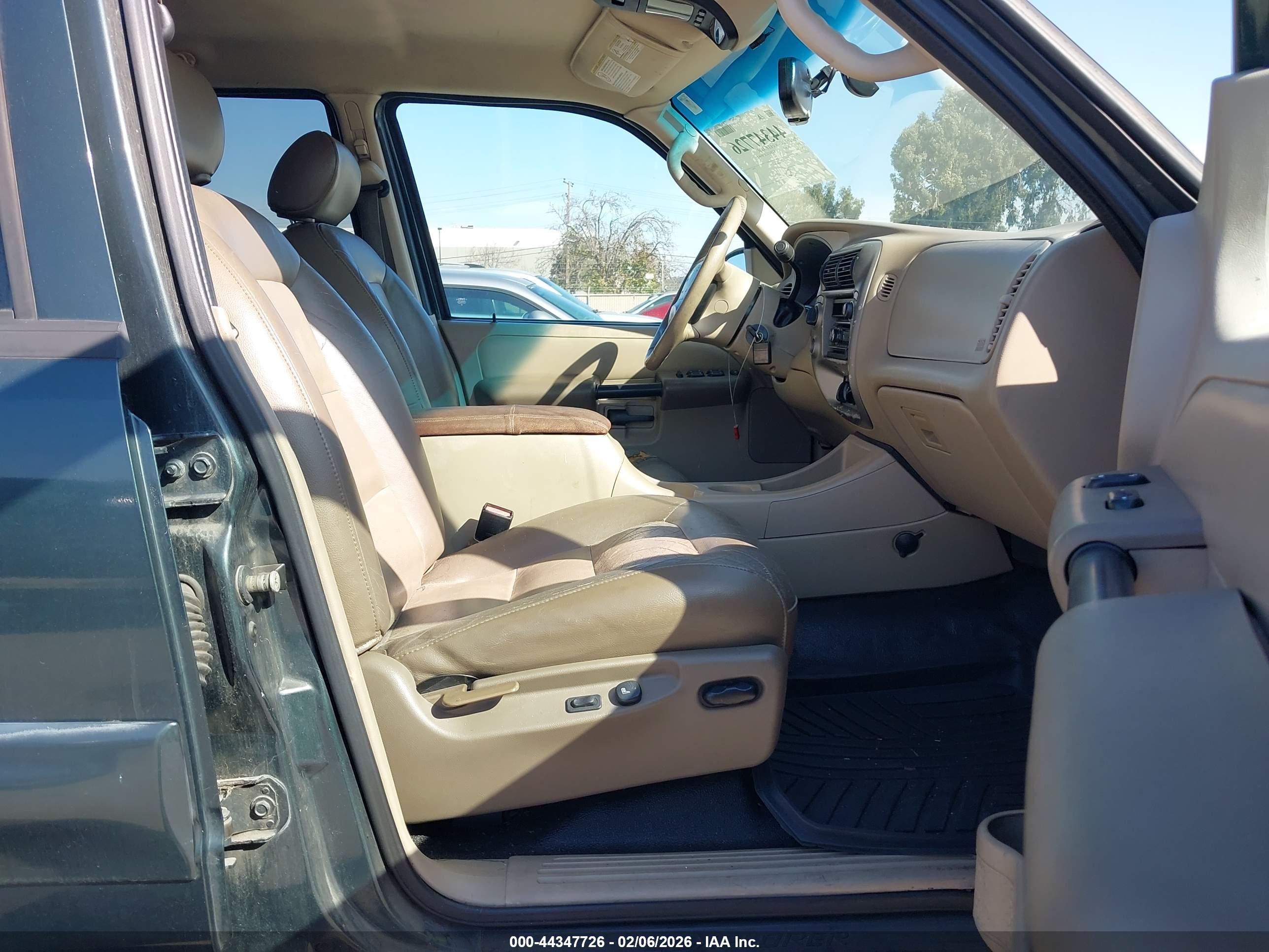 FORD EXPLORER image 5