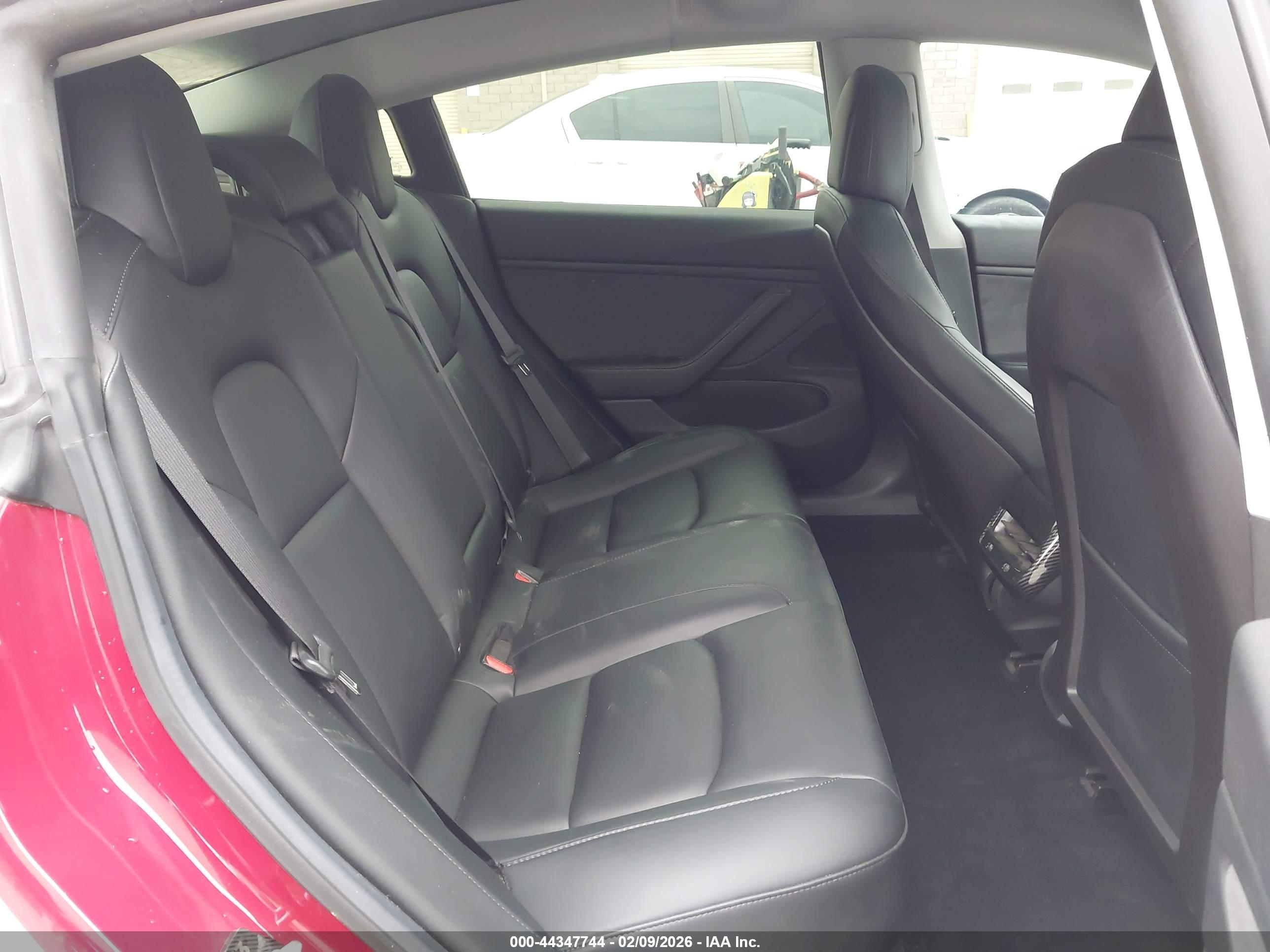 TESLA MODEL image 8