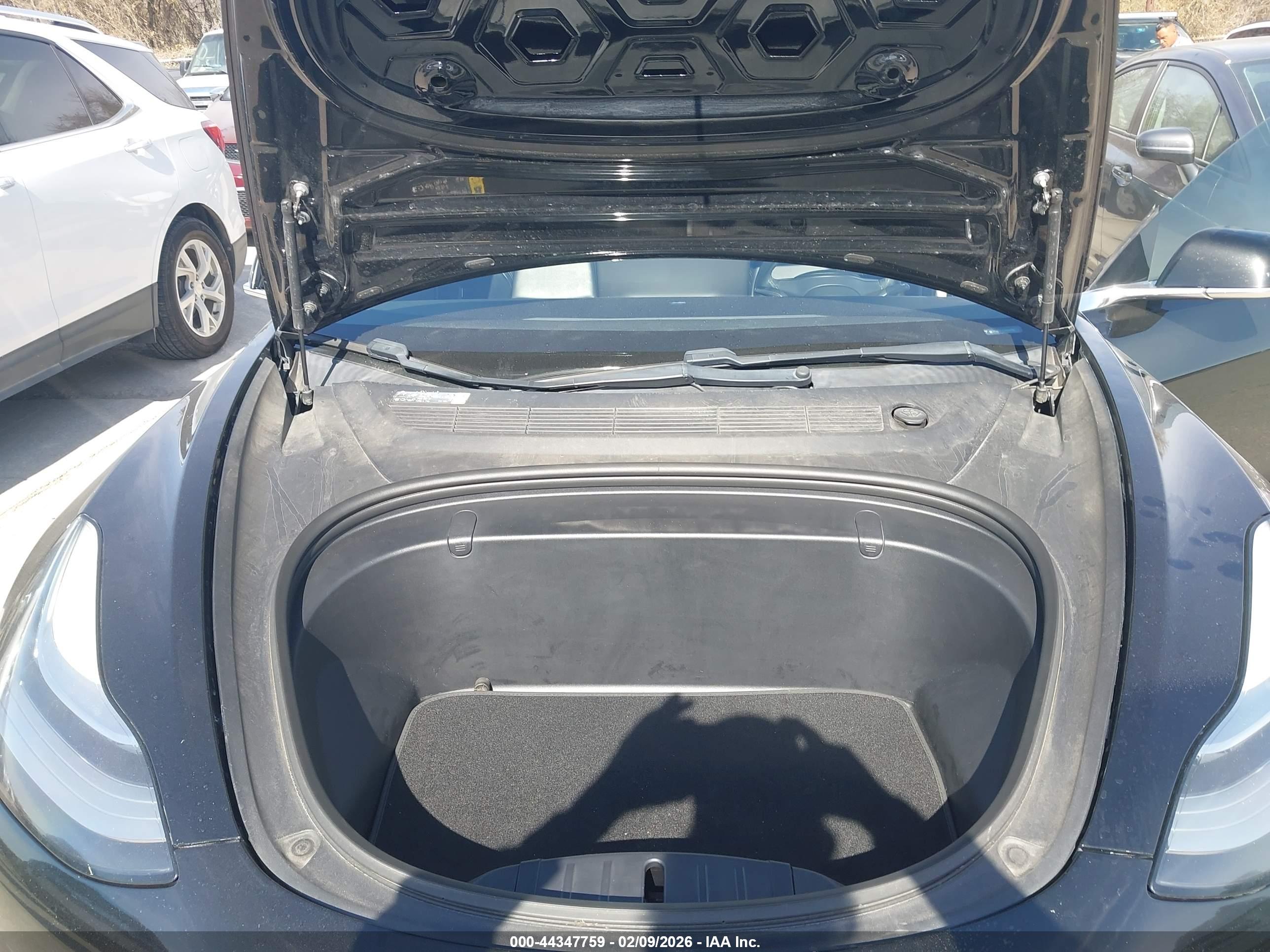 TESLA MODEL image 10
