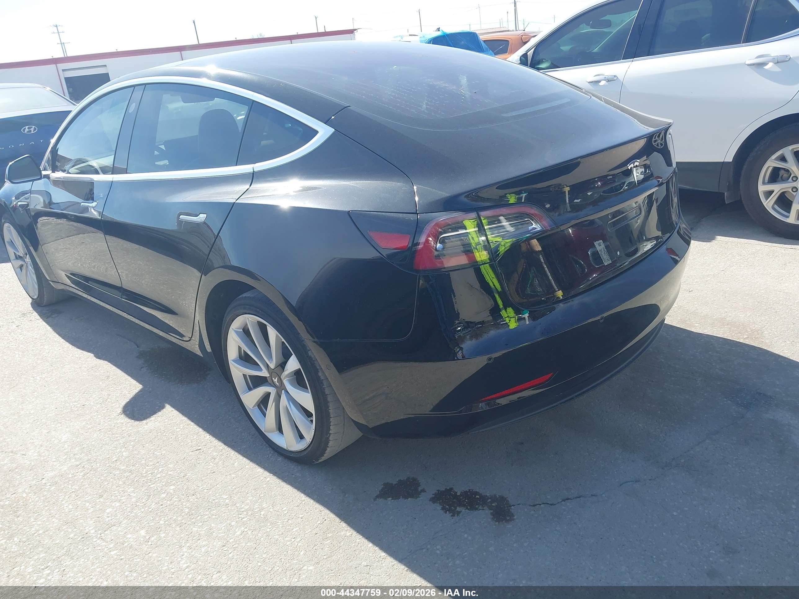TESLA MODEL image 3