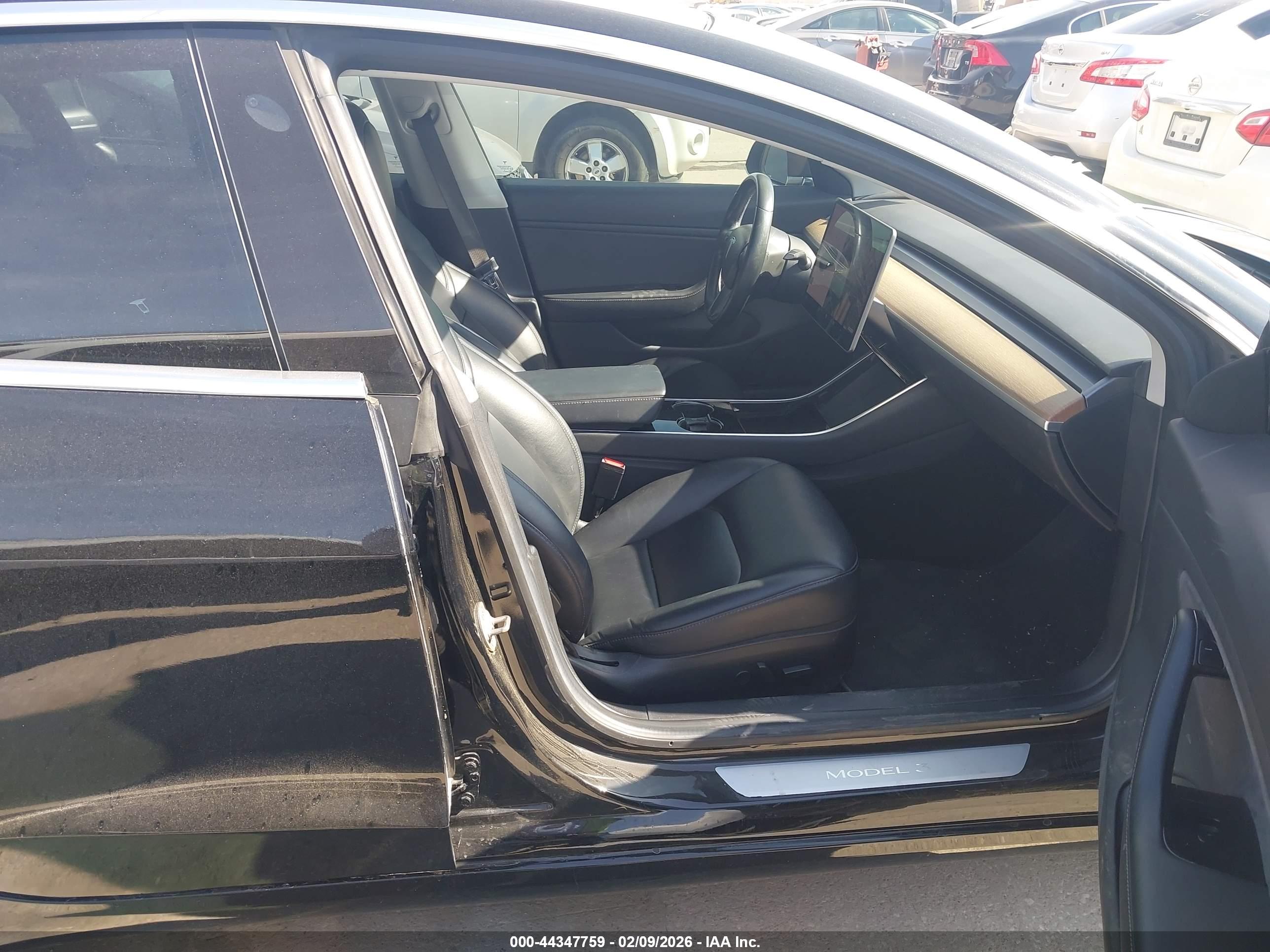 TESLA MODEL image 5