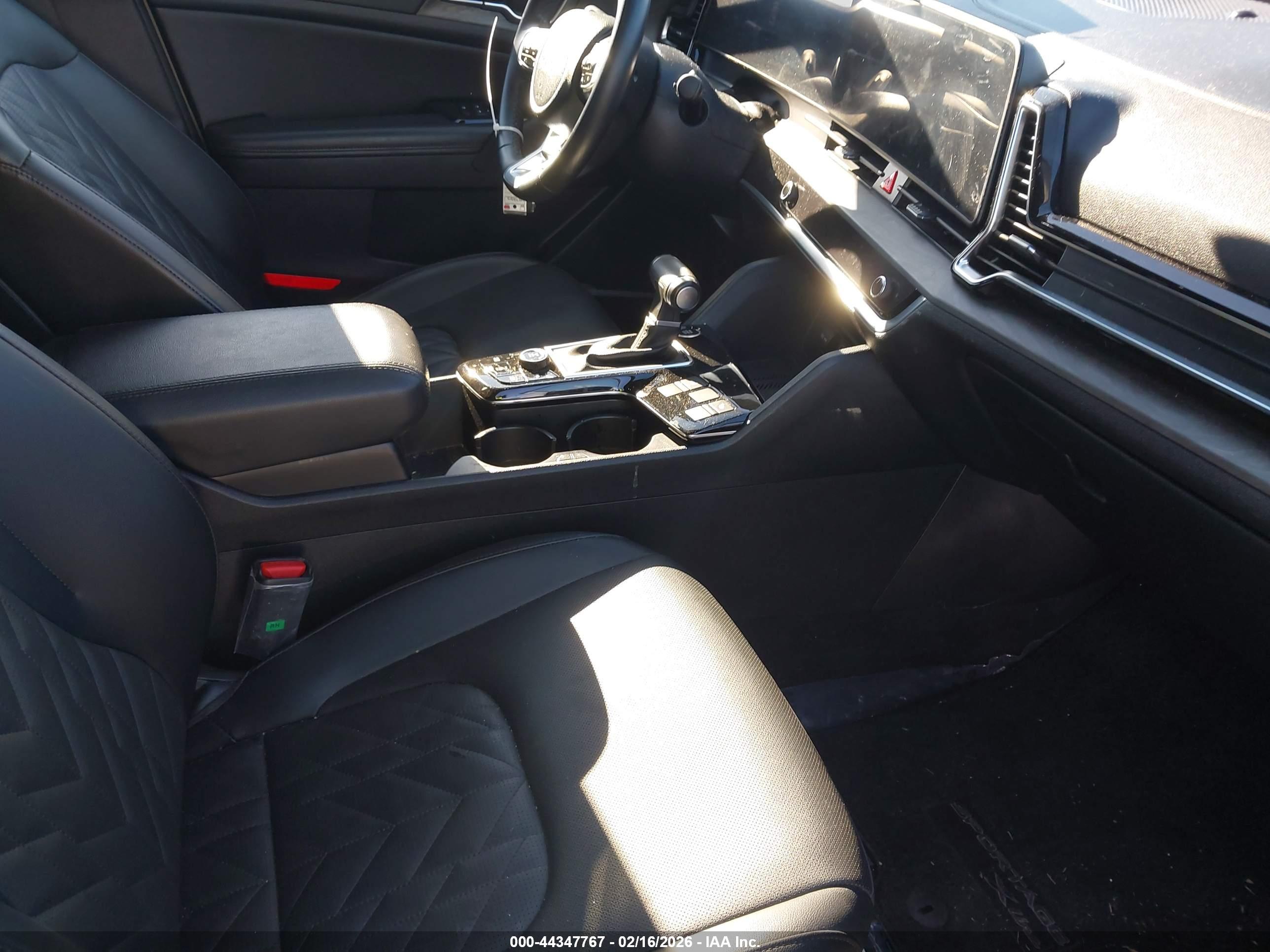 KIA SPORTAGE image 5
