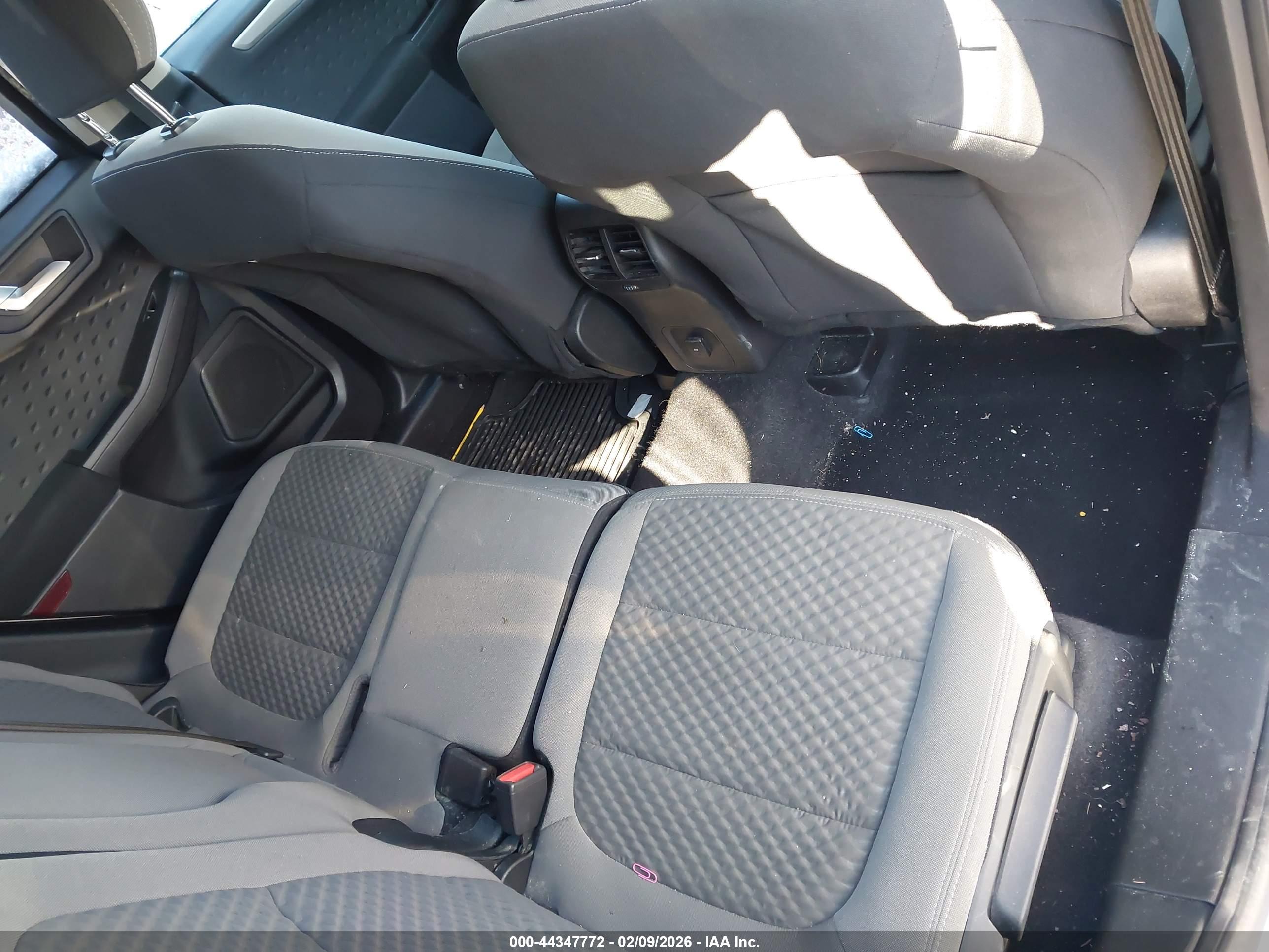 FORD ESCAPE image 8