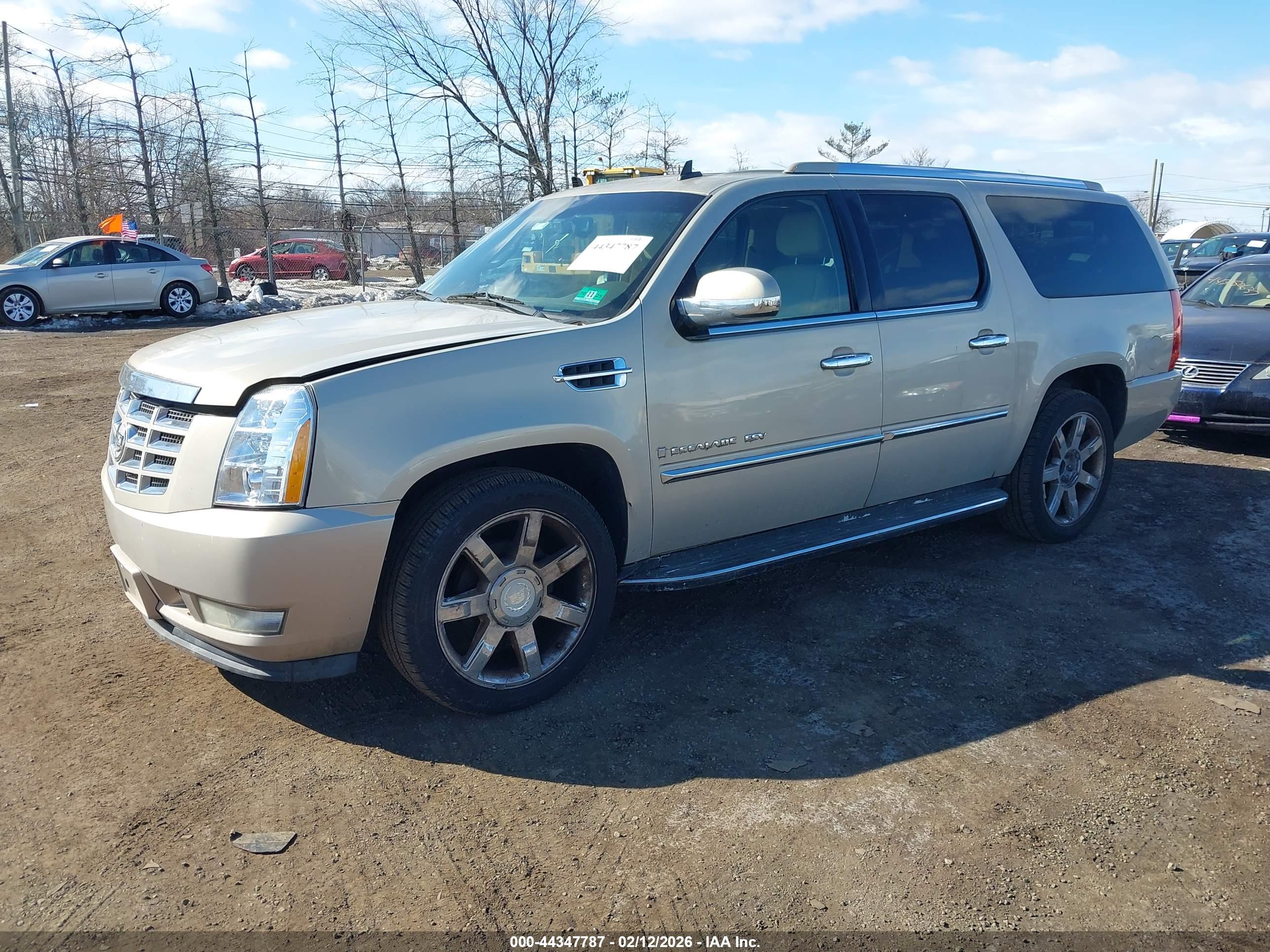 CADILLAC ESCALADE image 2