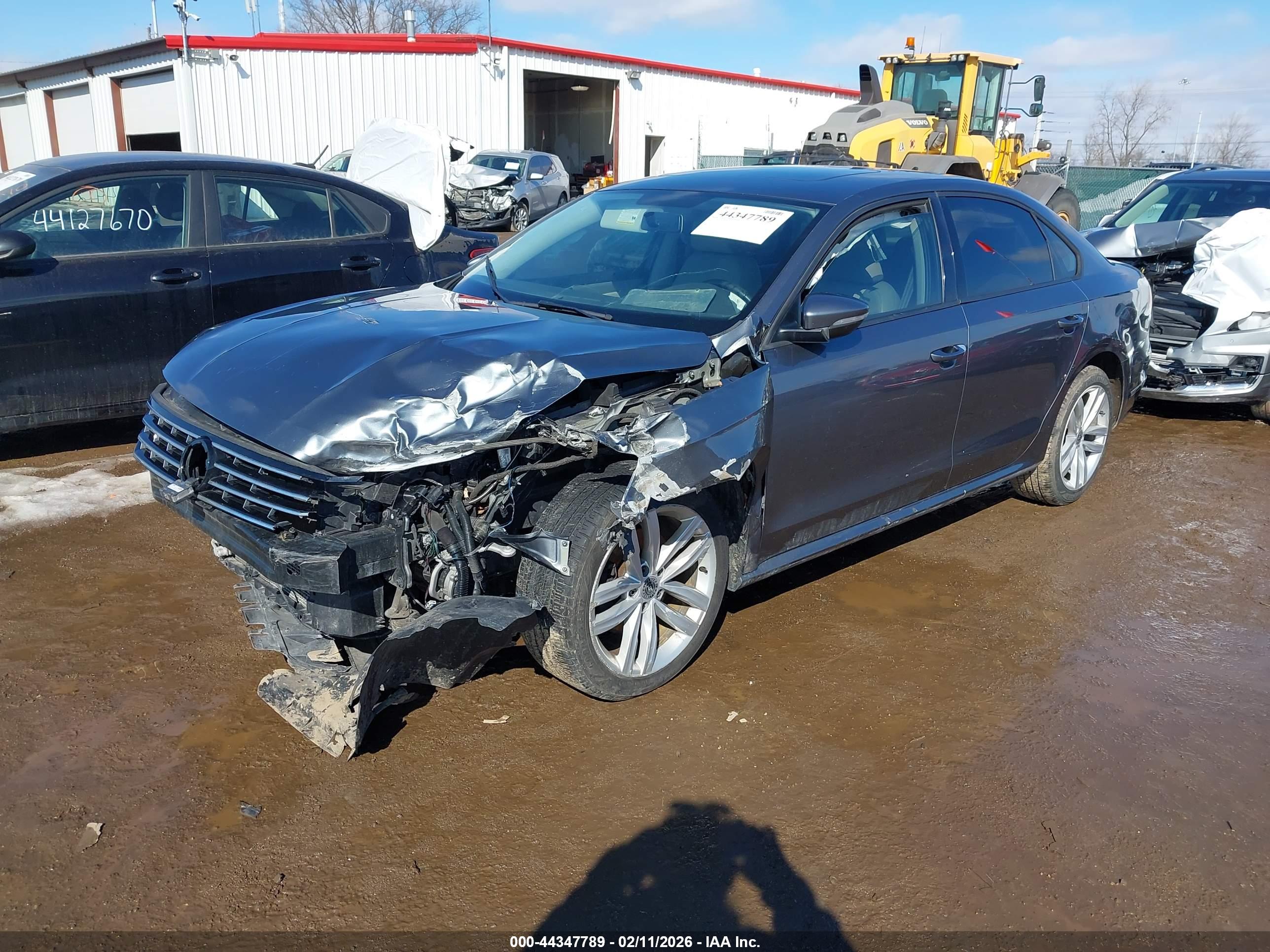 VOLKSWAGEN PASSAT image 2