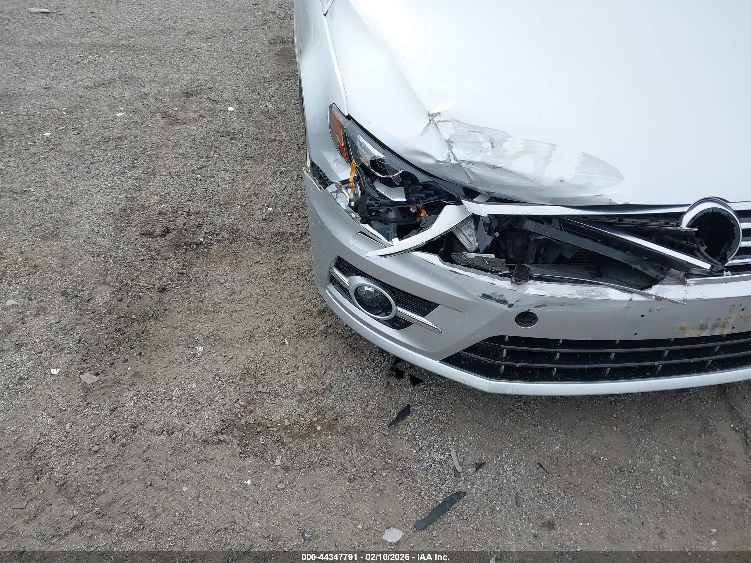 VOLKSWAGEN CC image 6