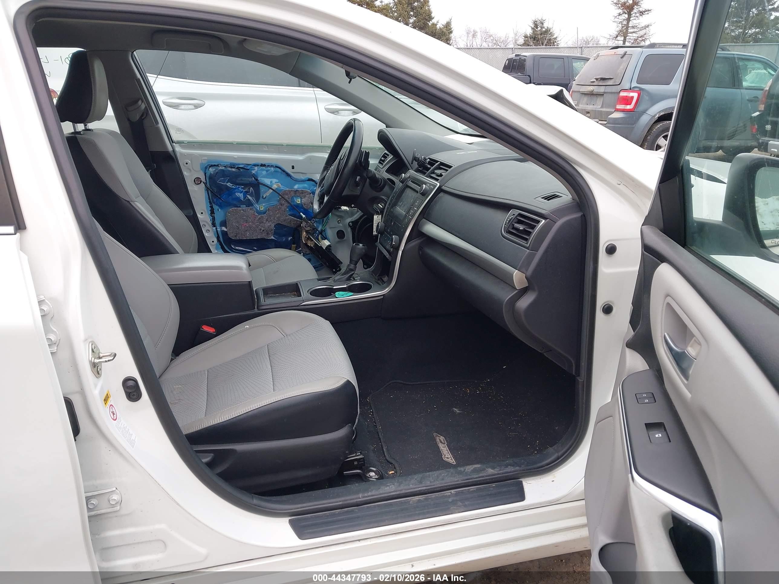 TOYOTA CAMRY image 5
