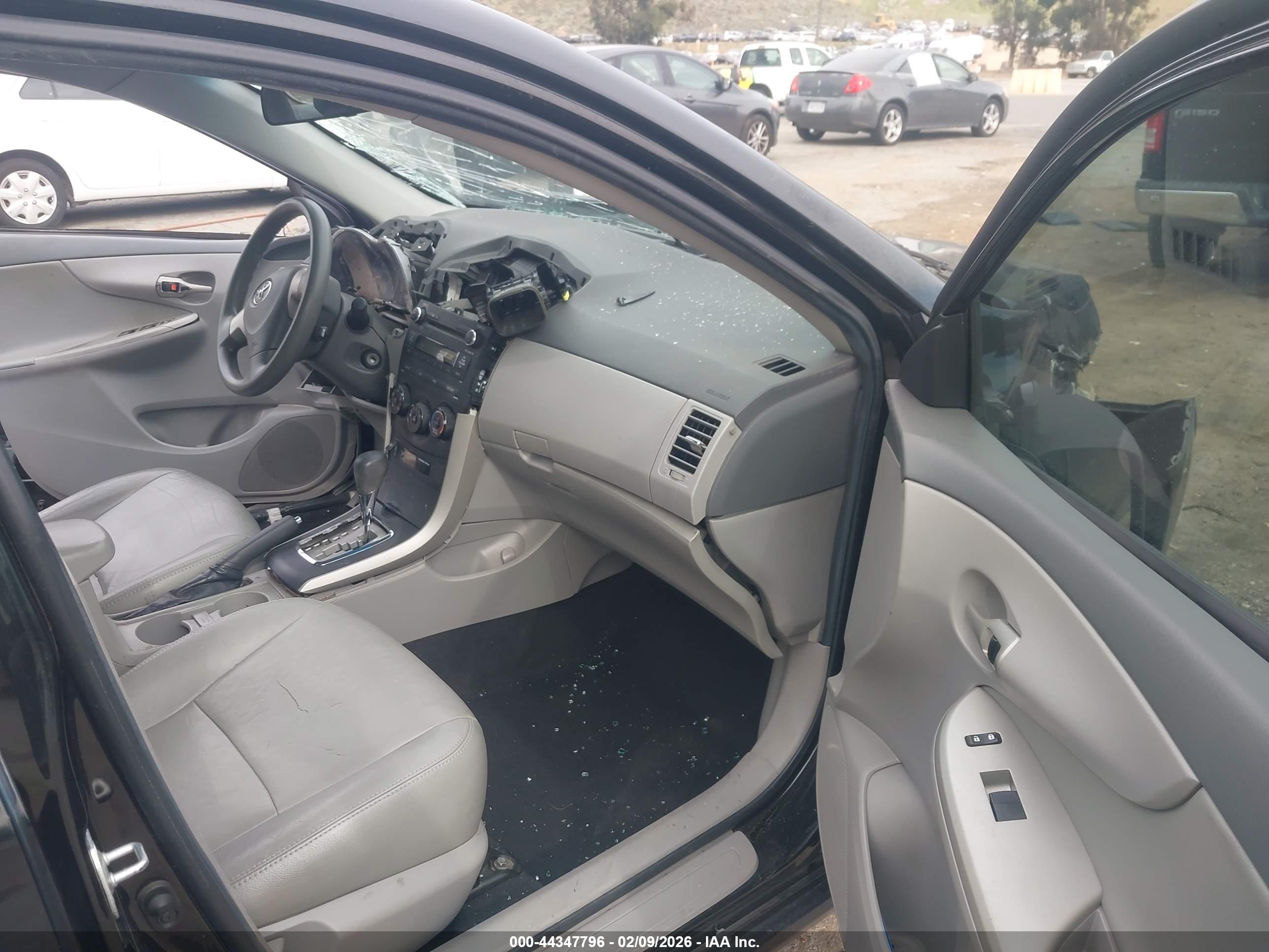 TOYOTA COROLLA image 5