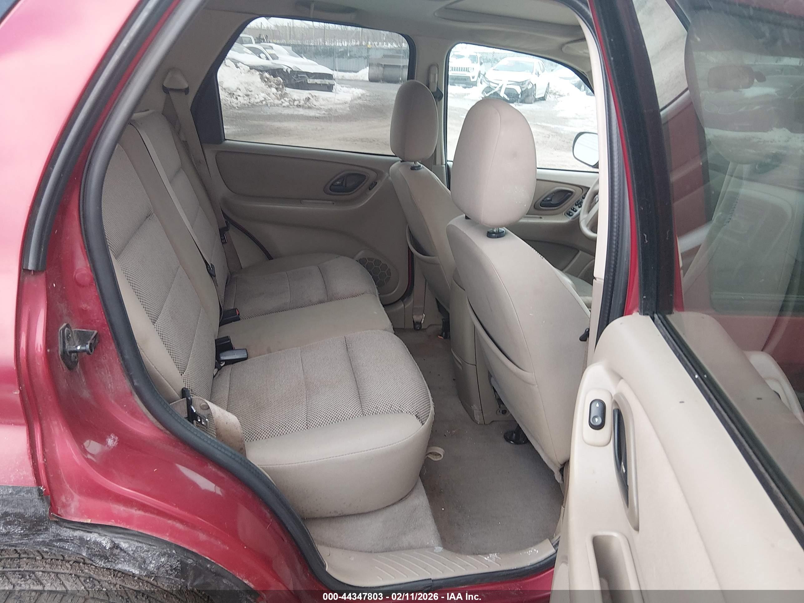 FORD ESCAPE image 8