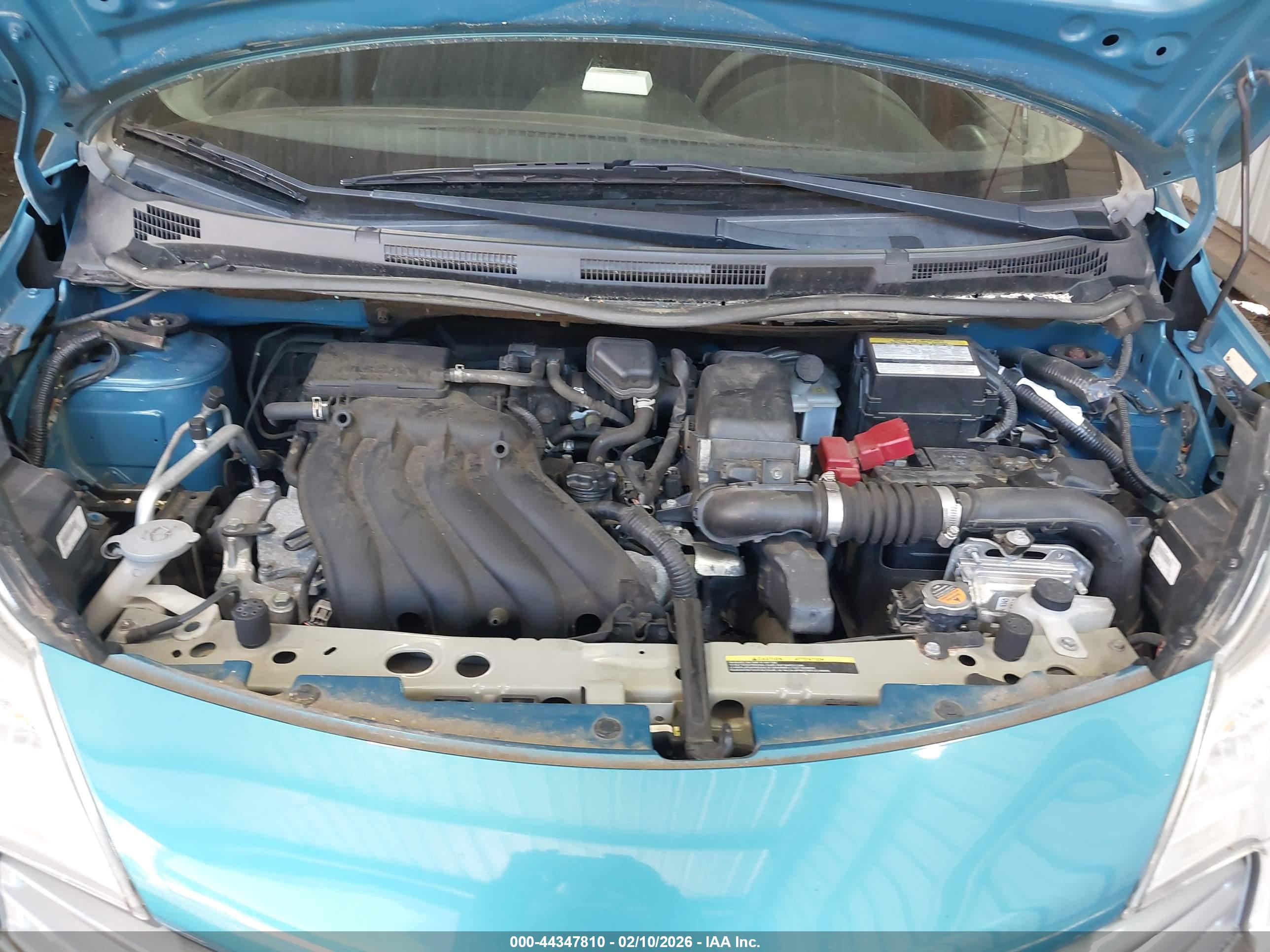 NISSAN VERSA image 10