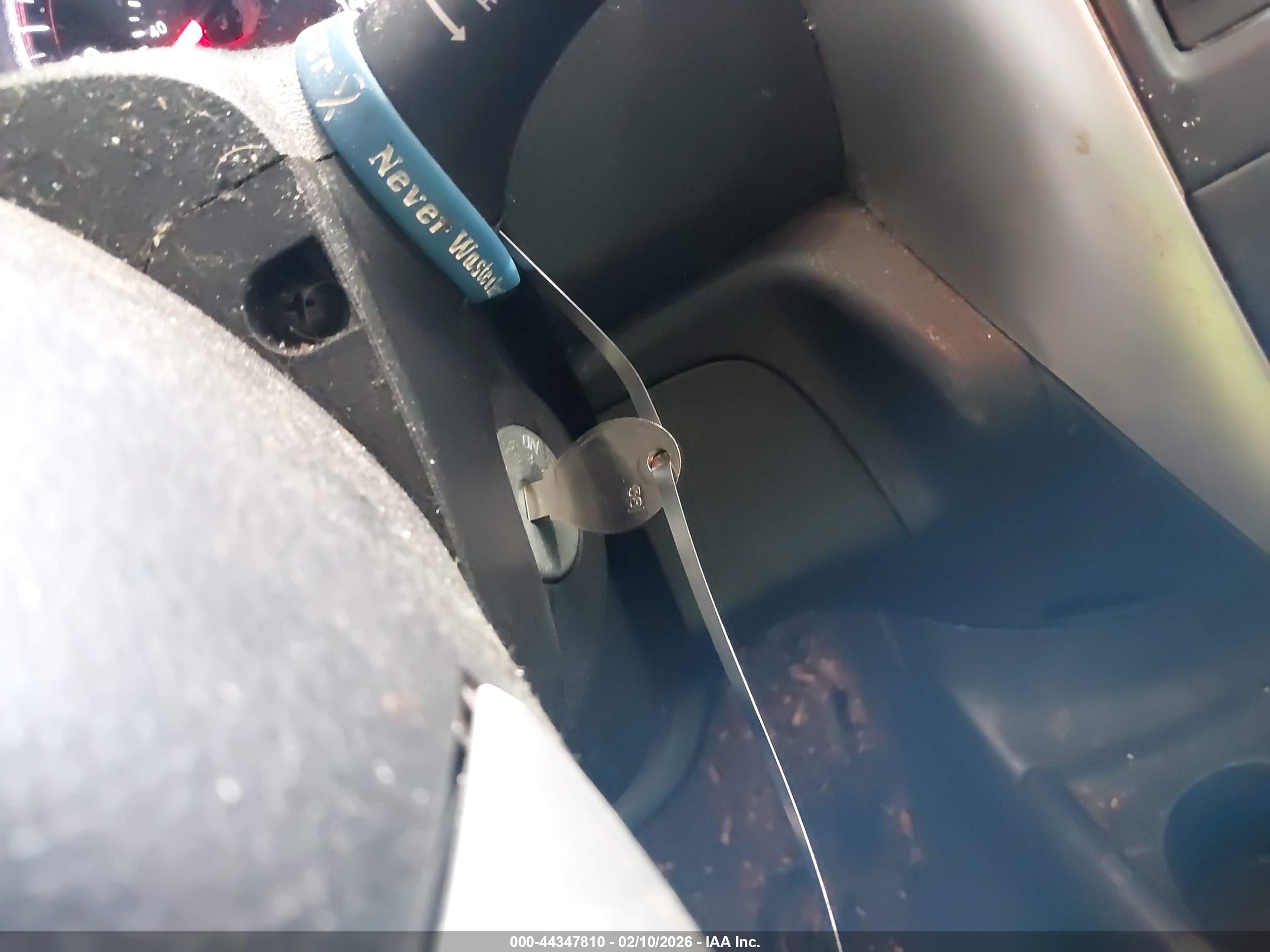 NISSAN VERSA image 11