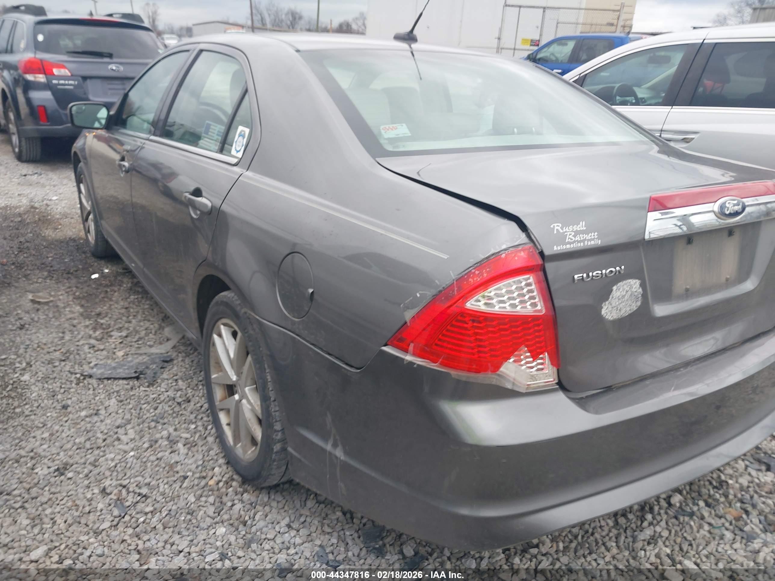 FORD FUSION image 3