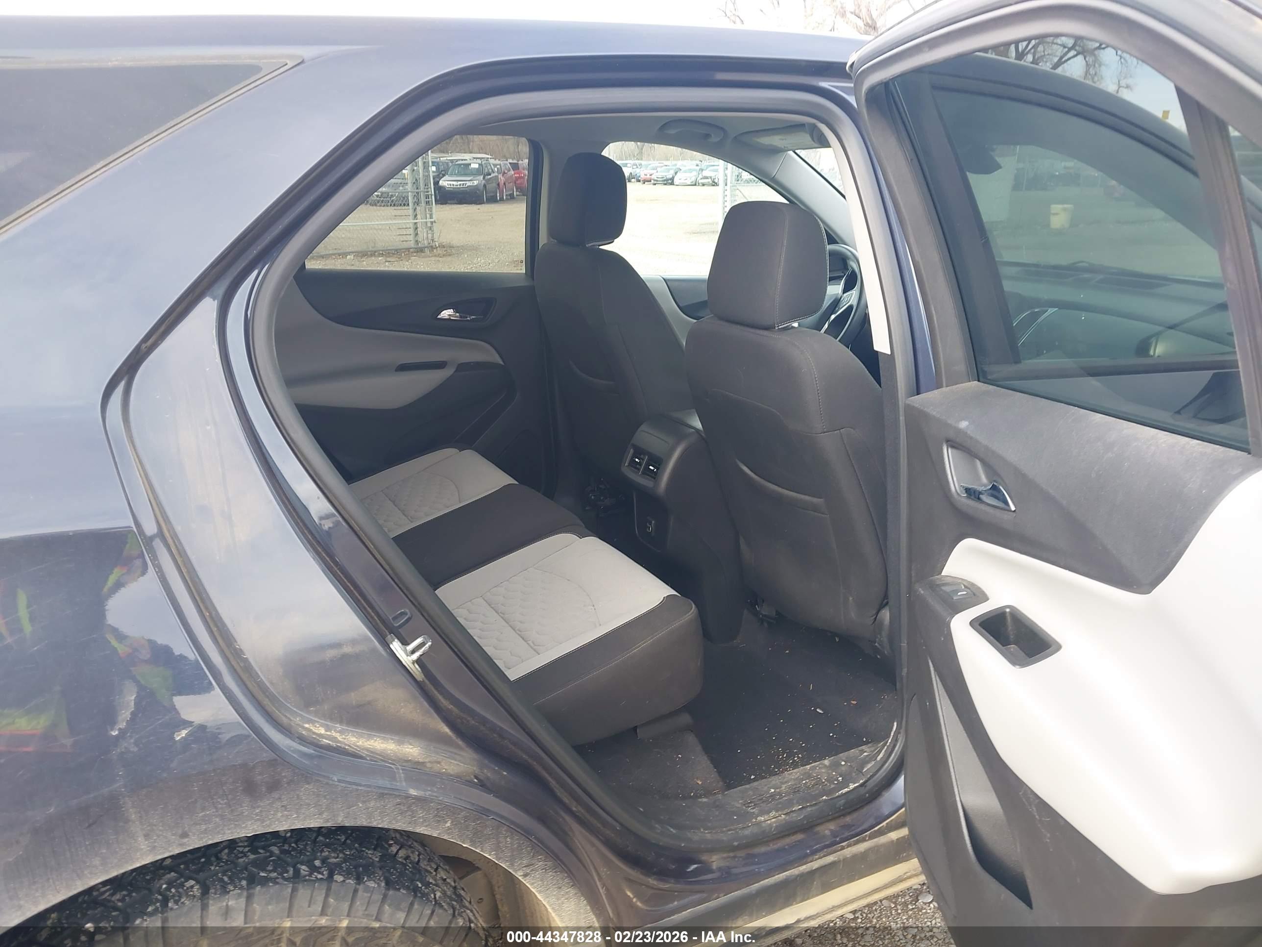 CHEVROLET EQUINOX image 8