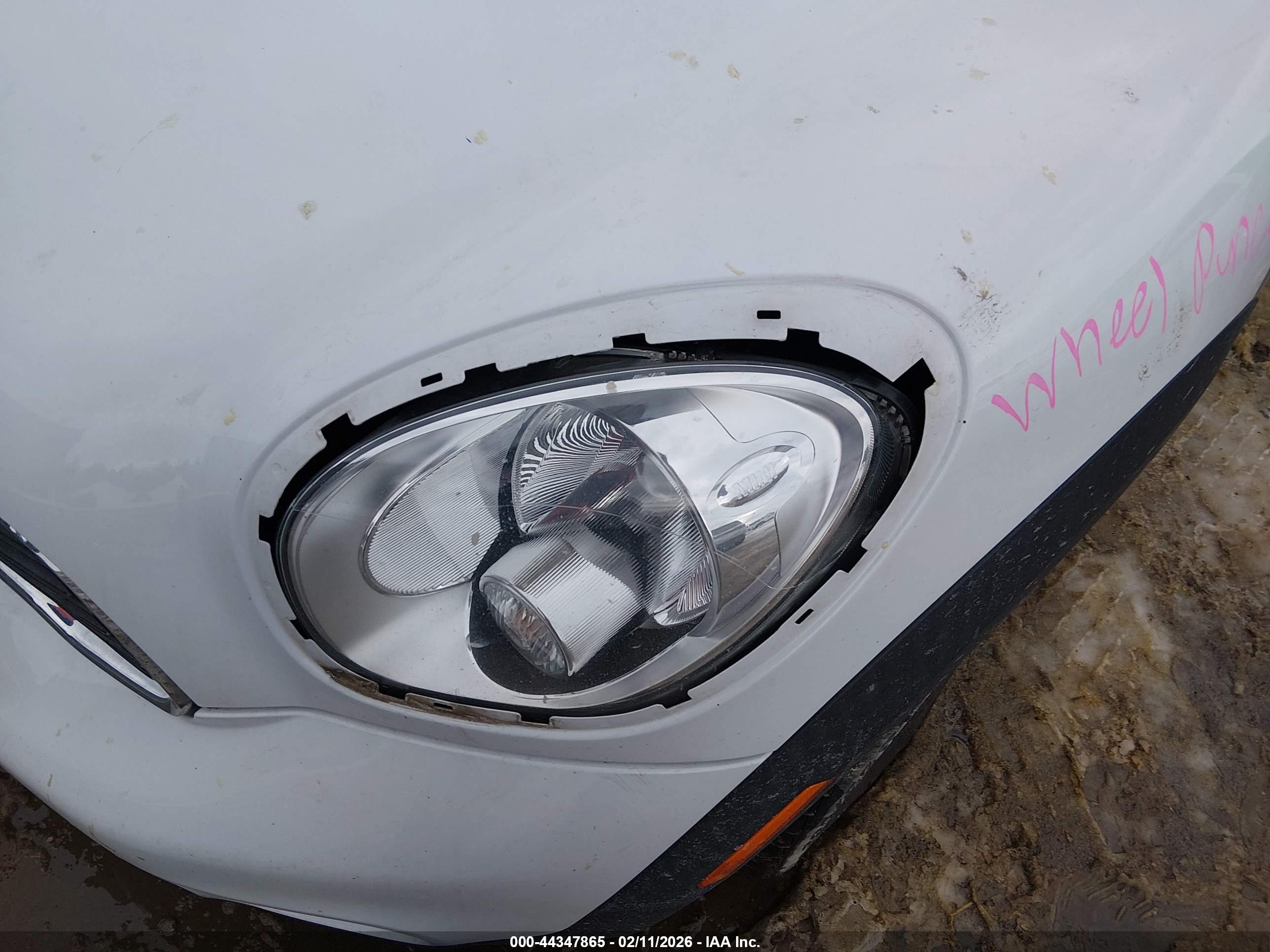 MINI COUNTRYMAN image 6