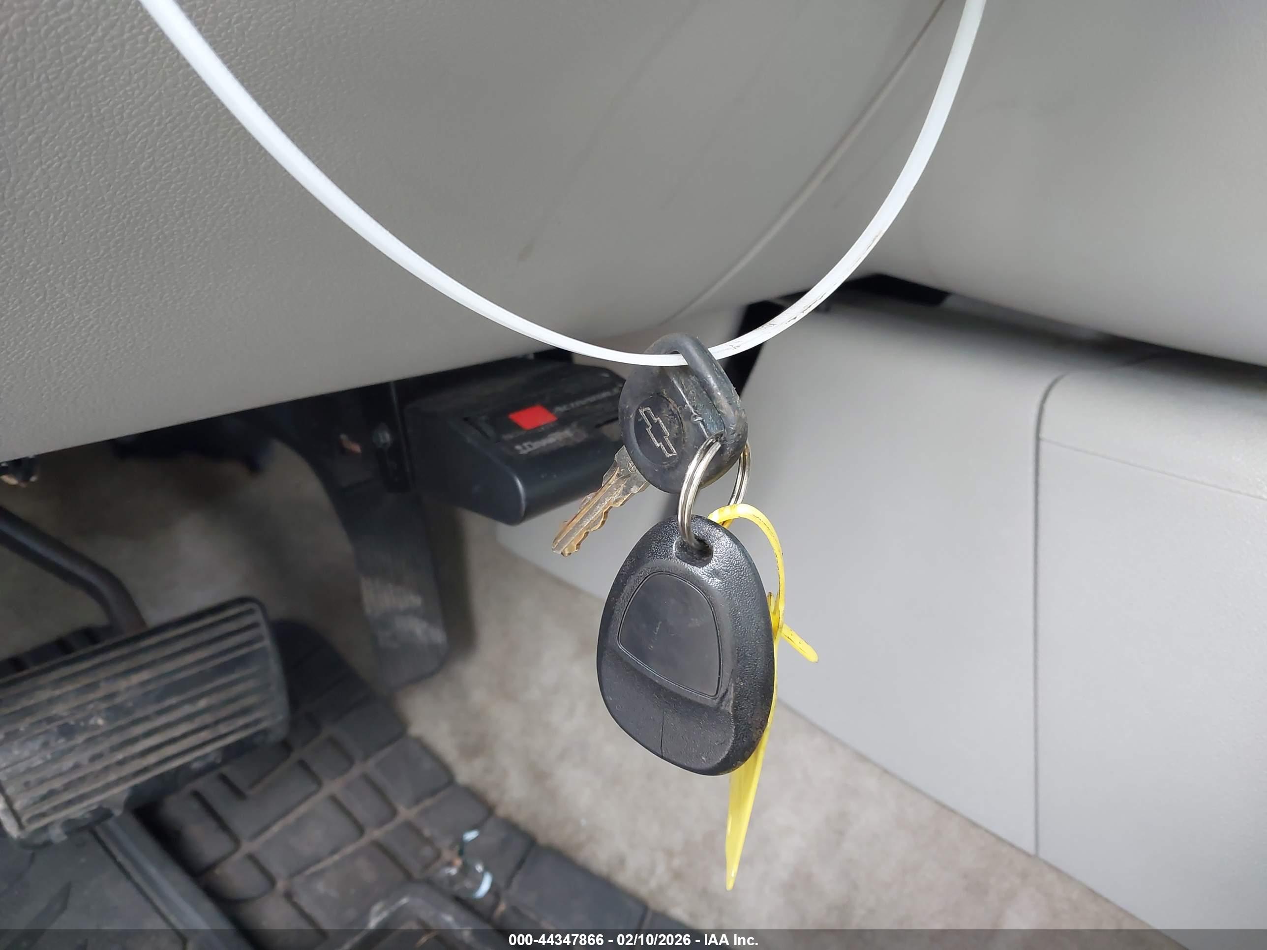 CHEVROLET SUBURBAN image 11