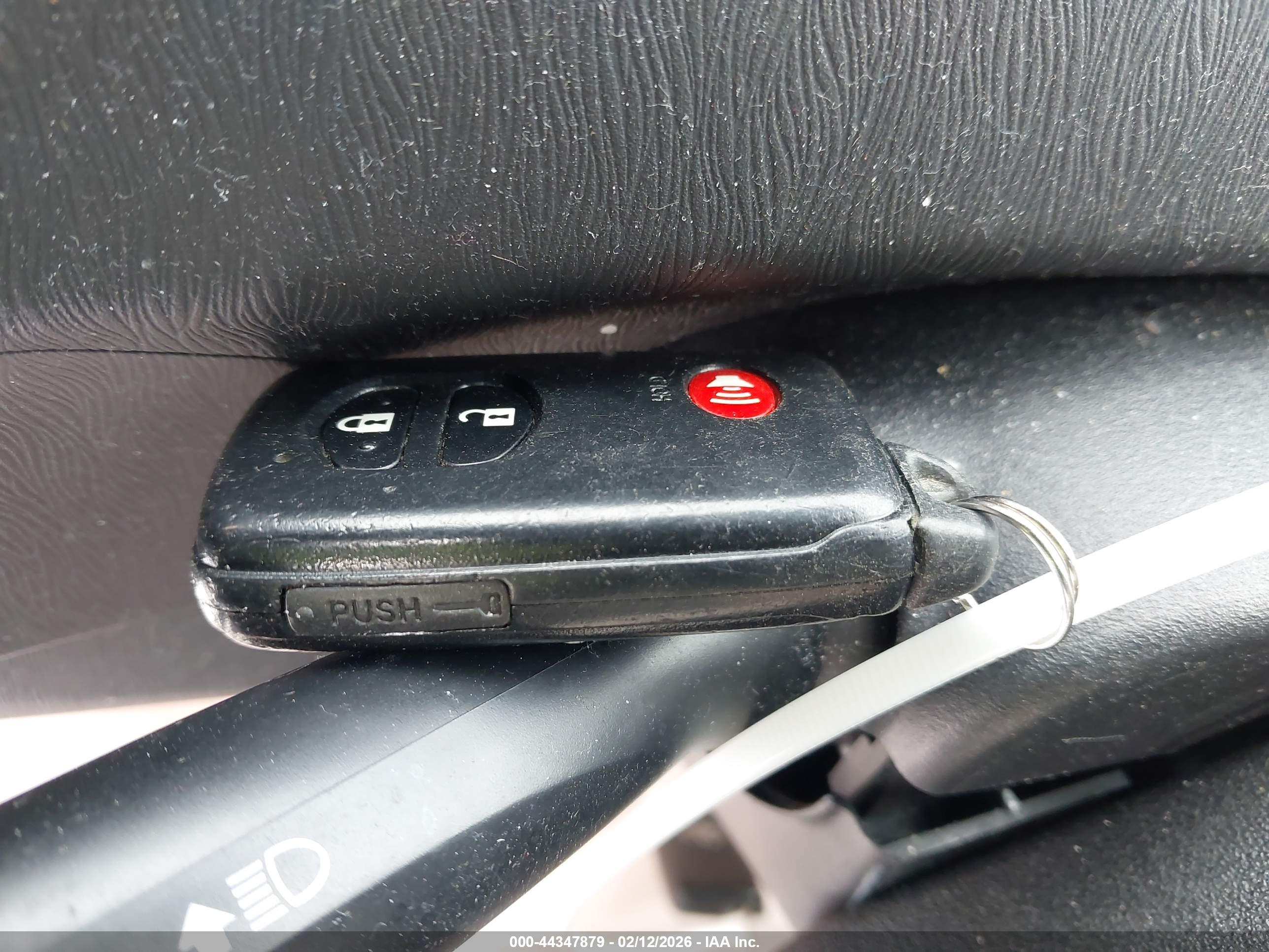 TOYOTA PRIUS image 11