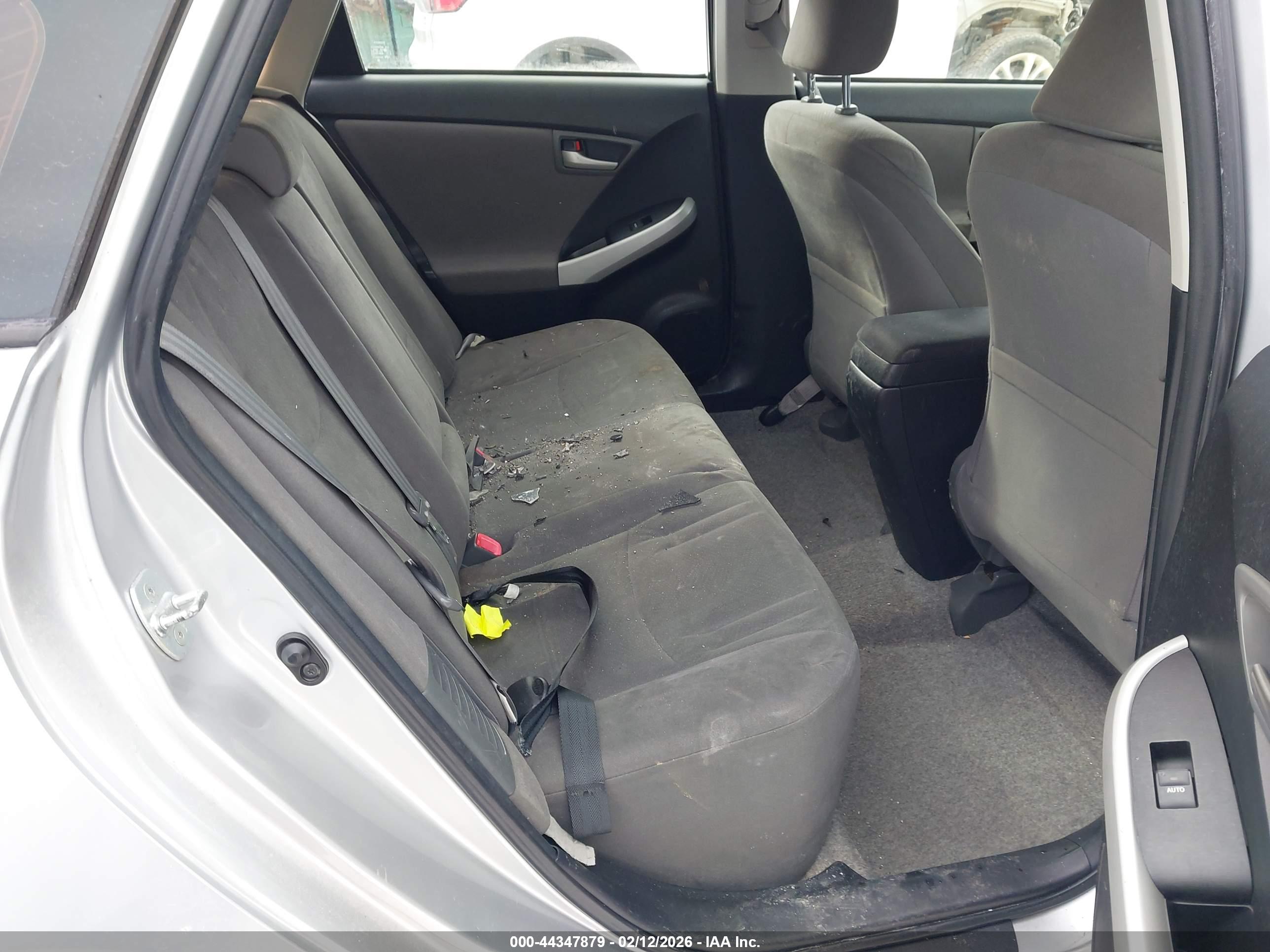 TOYOTA PRIUS image 8