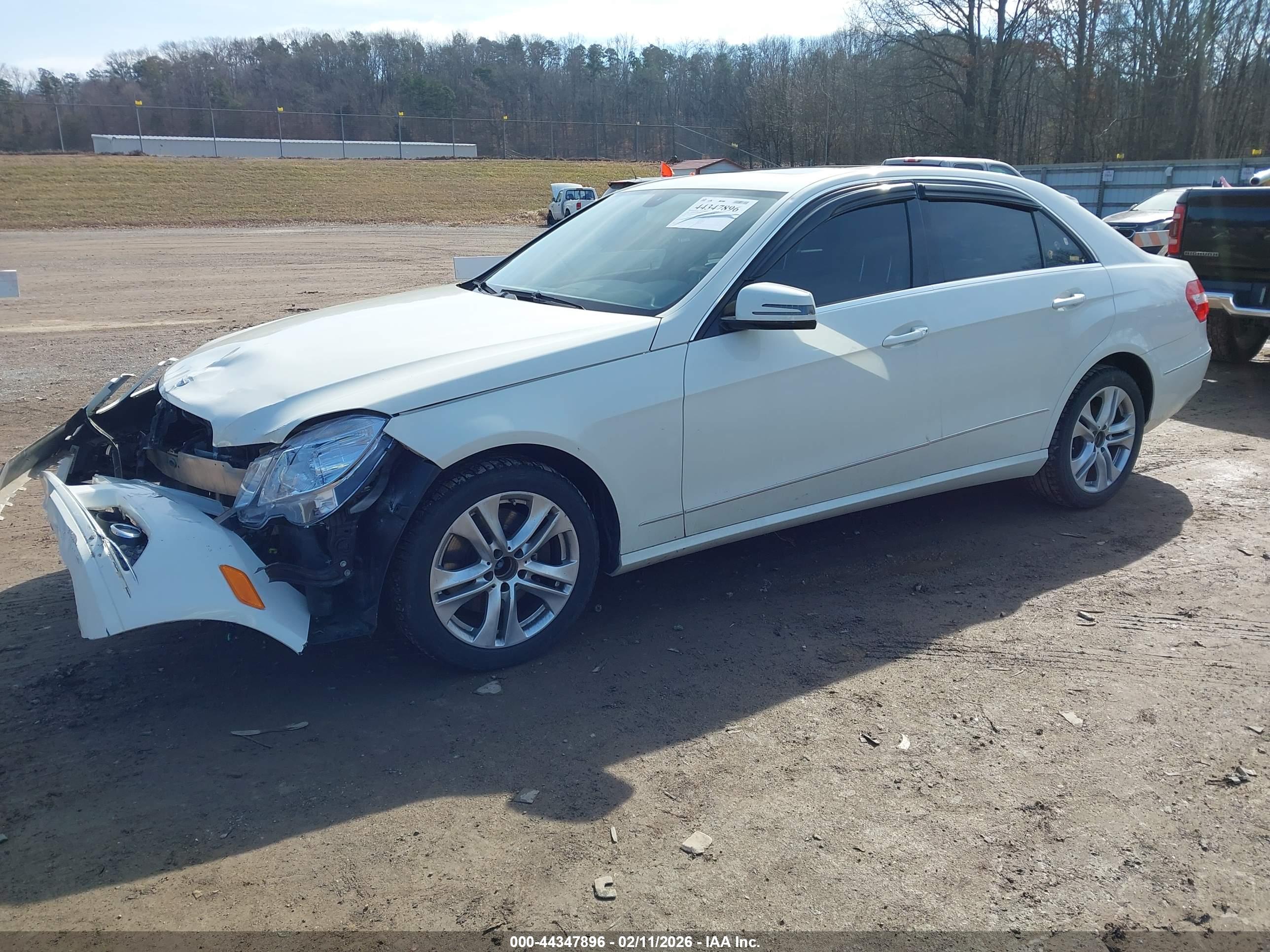MERCEDES-BENZ E image 2