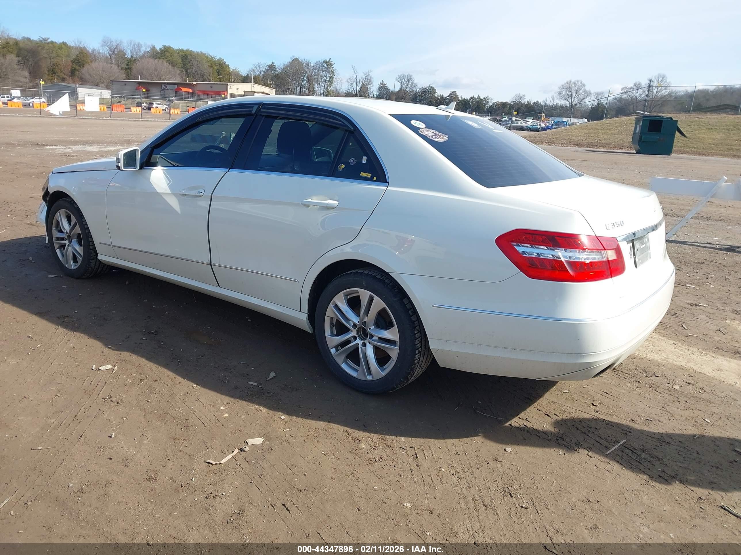 MERCEDES-BENZ E image 3