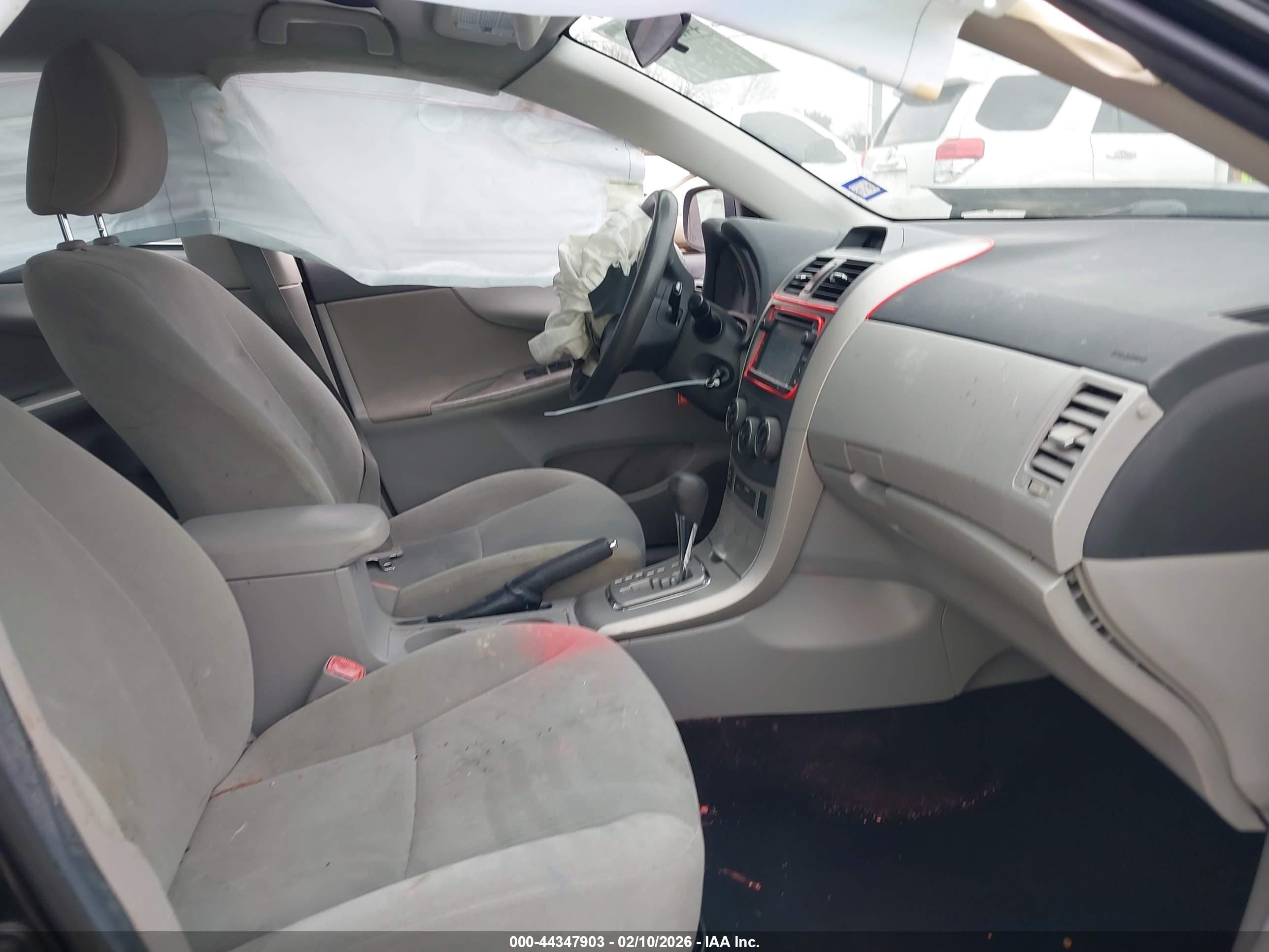 TOYOTA COROLLA image 5