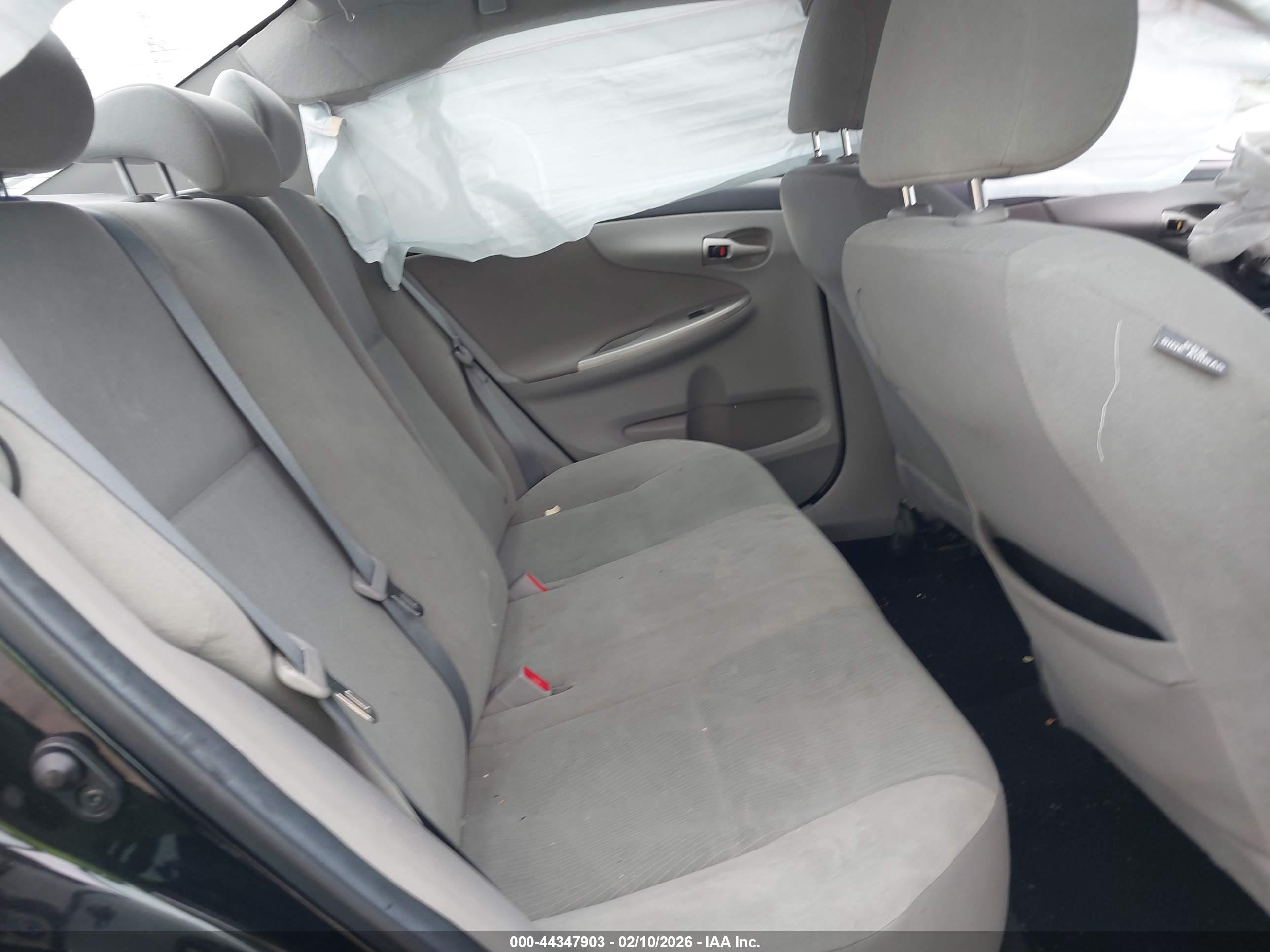 TOYOTA COROLLA image 8