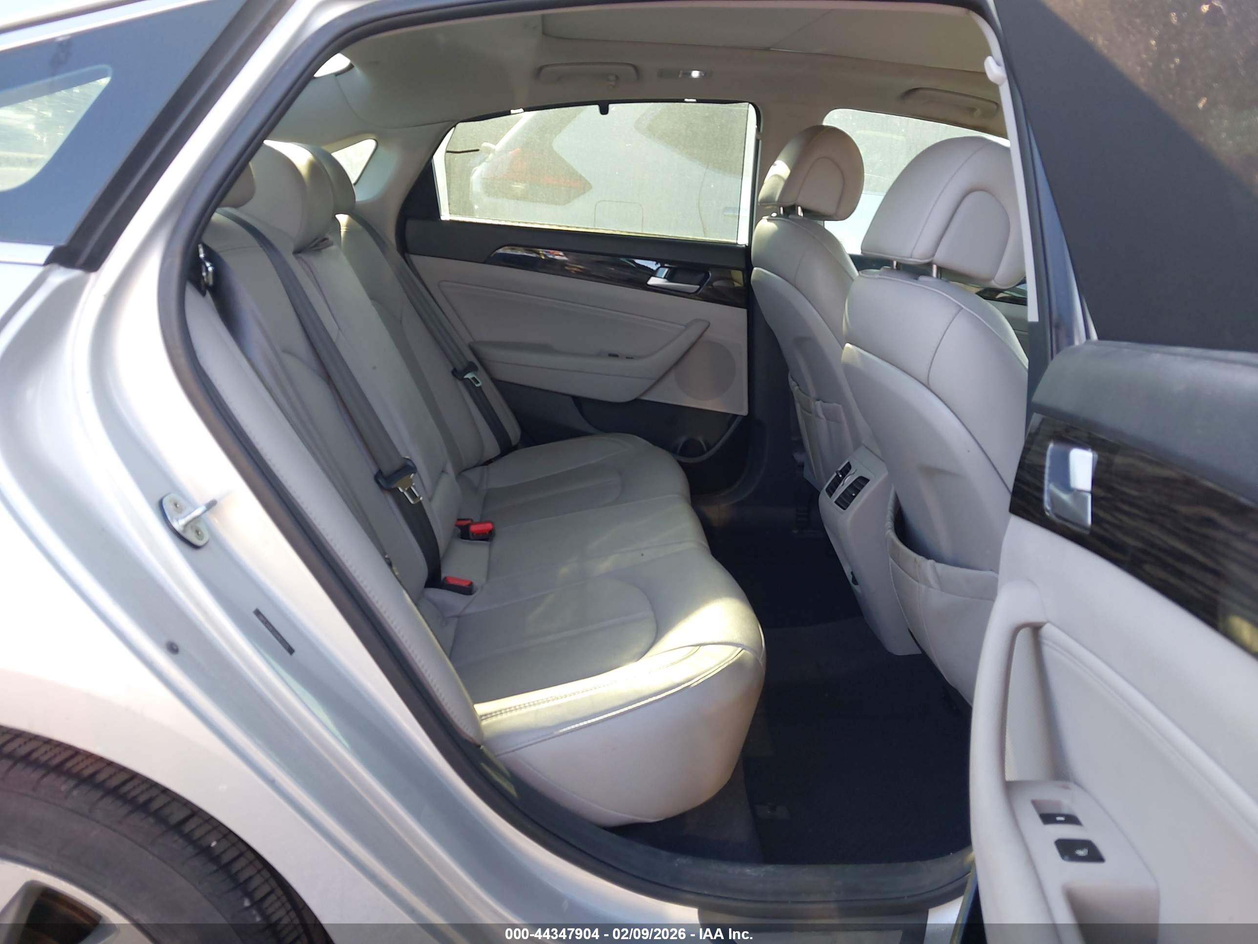 HYUNDAI SONATA image 8