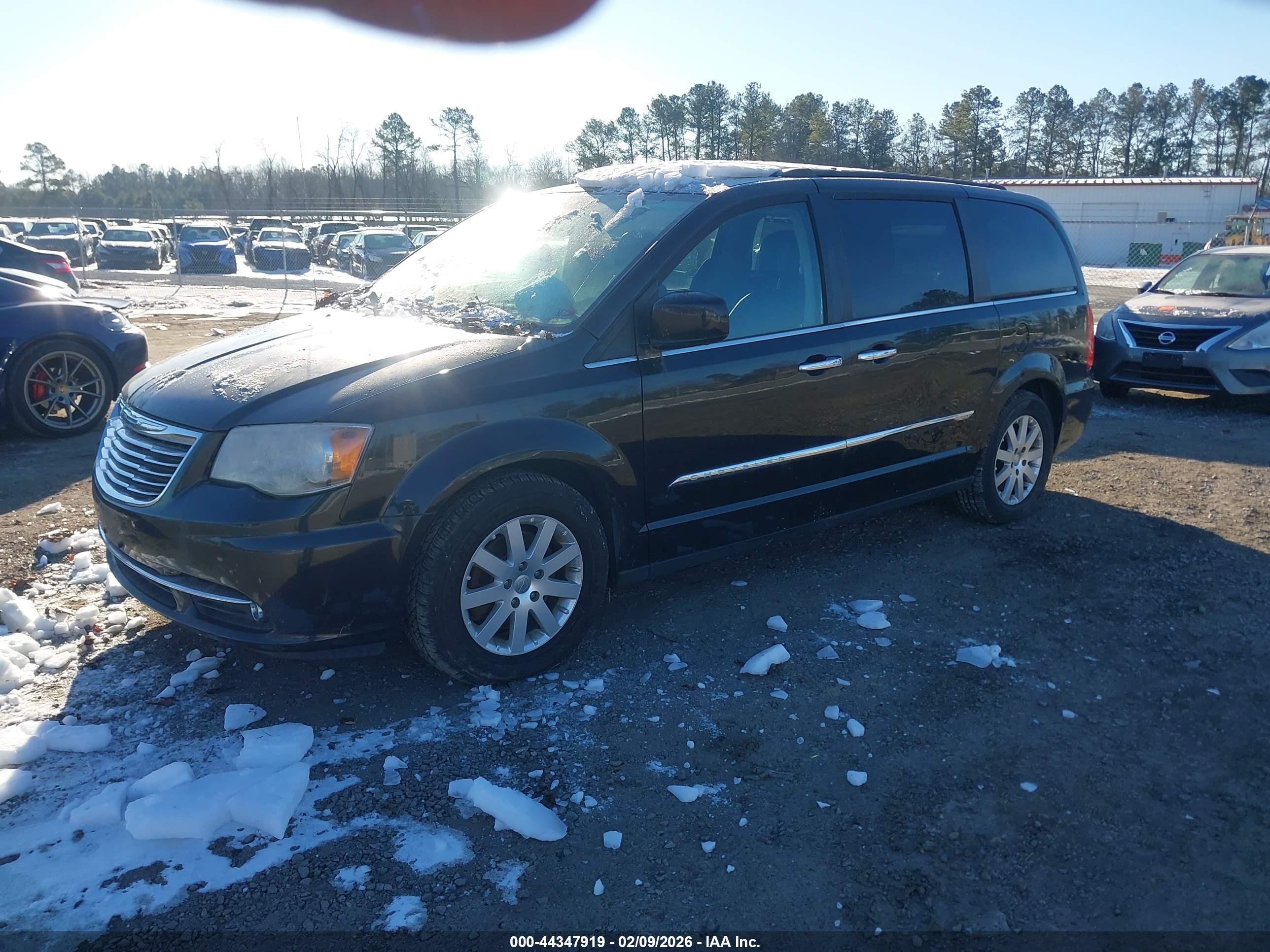 CHRYSLER TOWN image 2