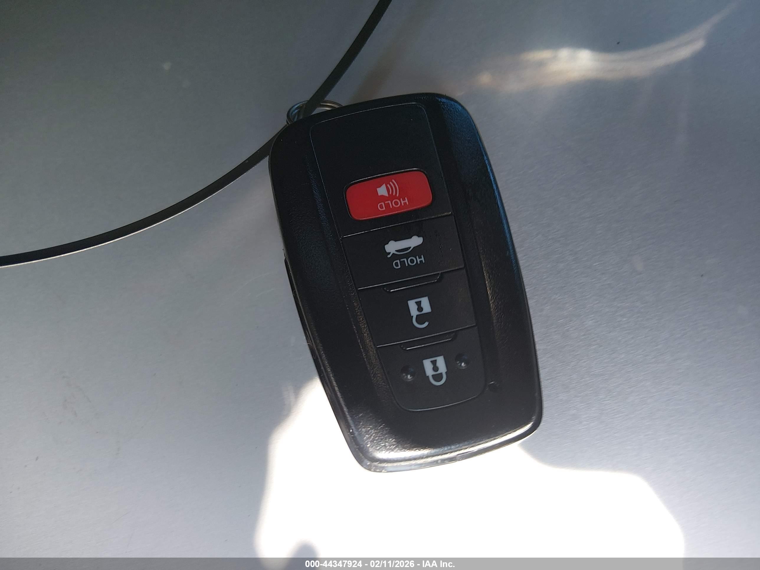 TOYOTA CAMRY image 11