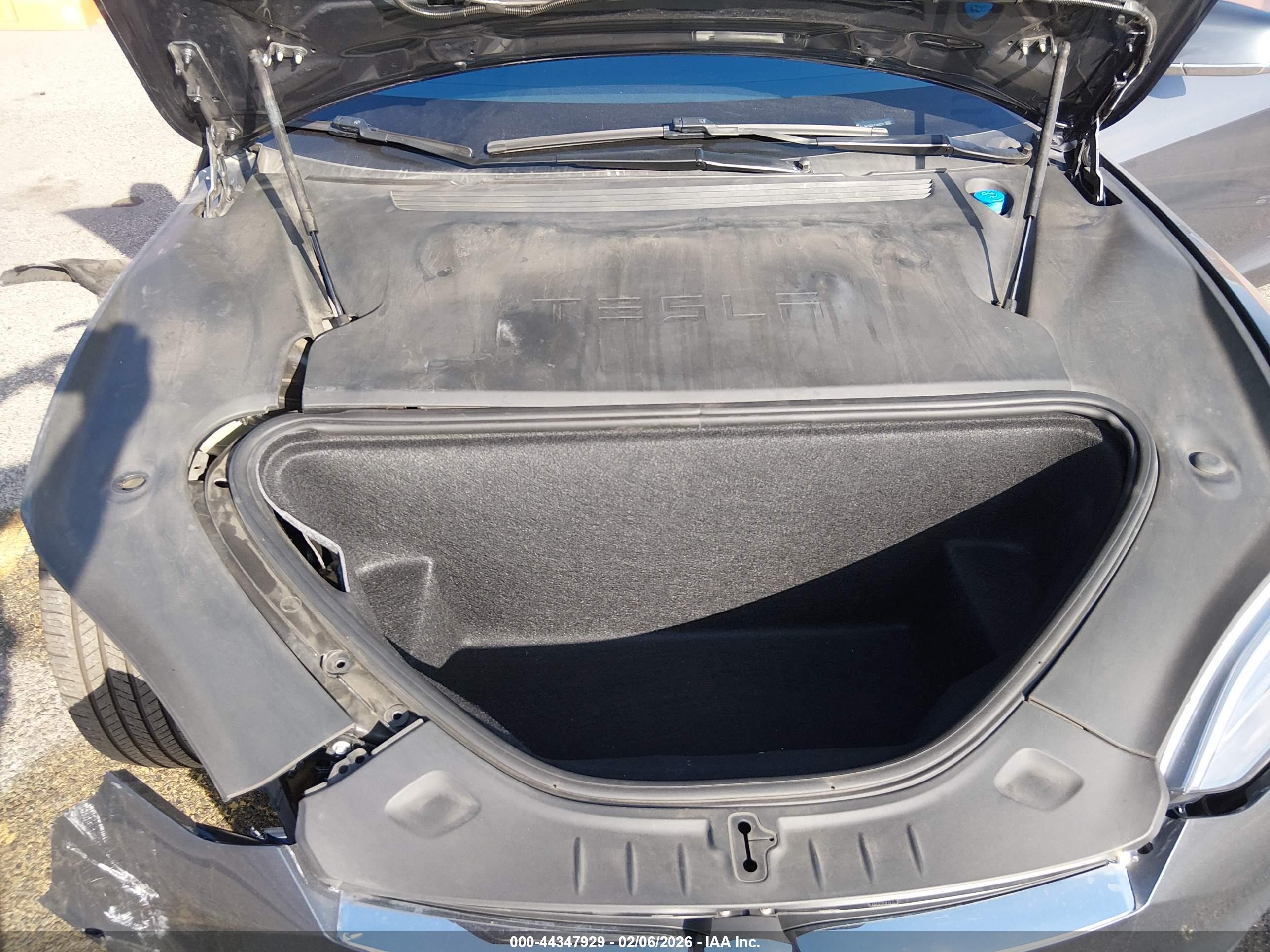 TESLA MODEL image 10