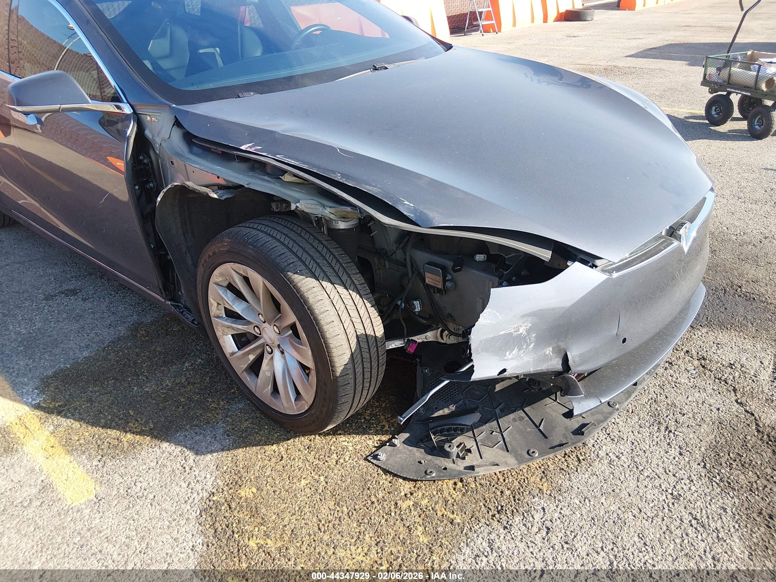 TESLA MODEL image 6