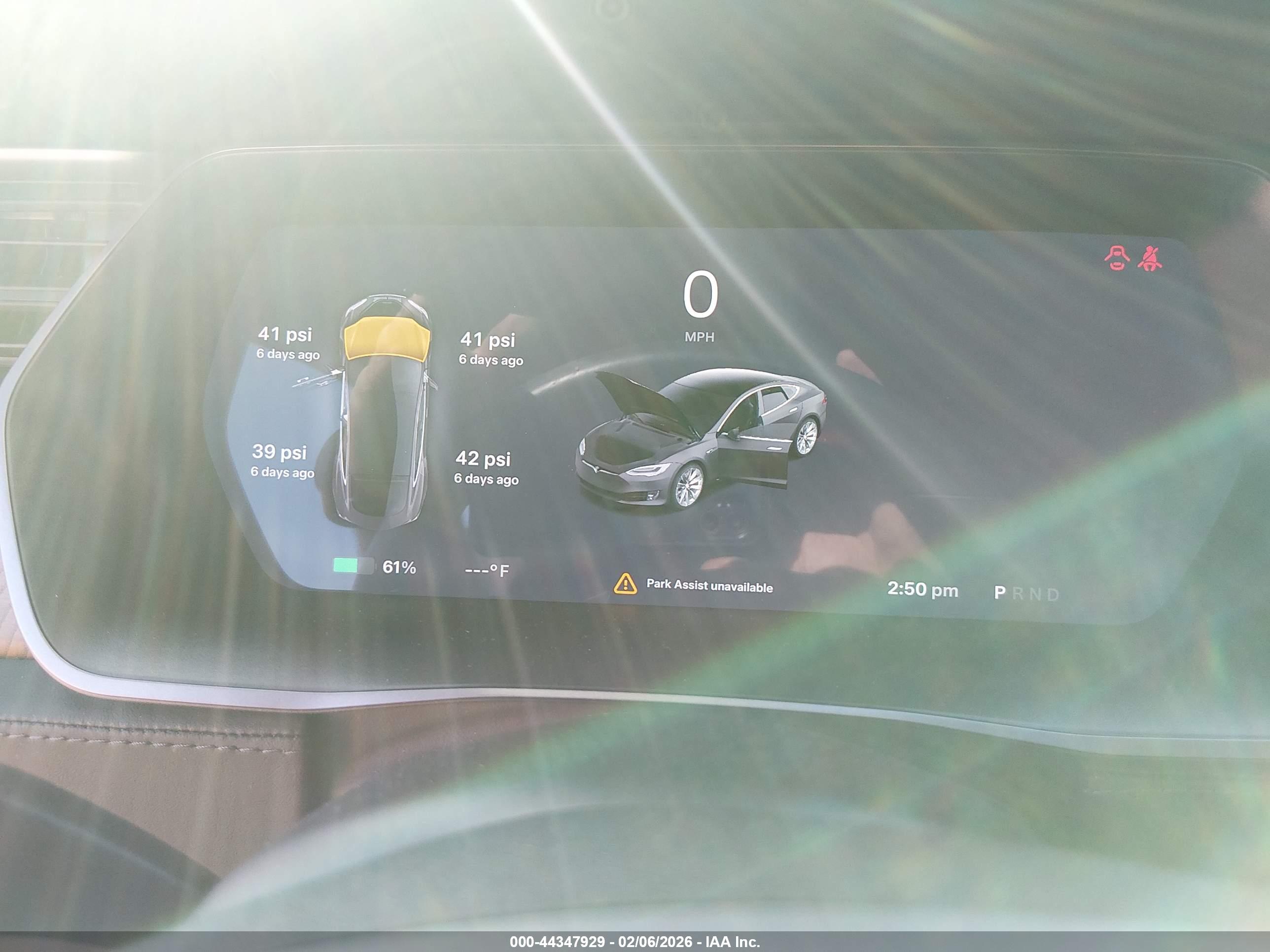 TESLA MODEL image 7