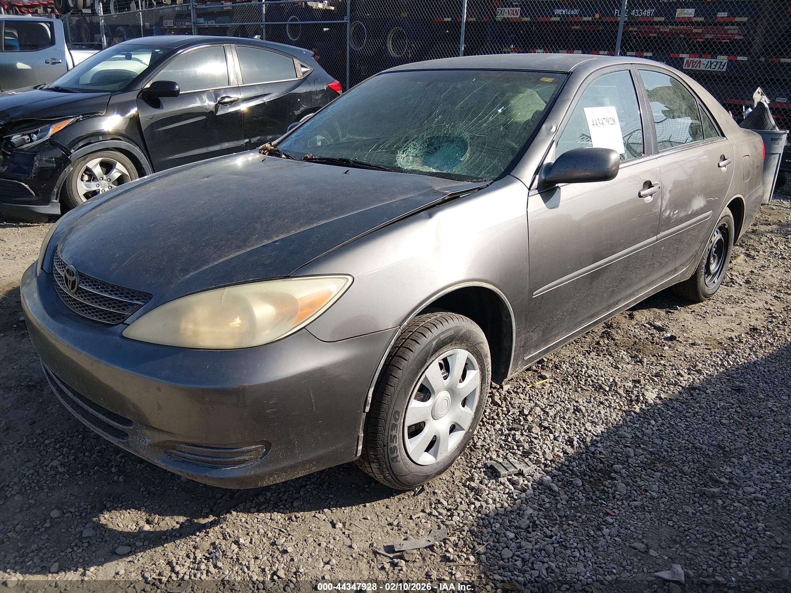 TOYOTA CAMRY image 2