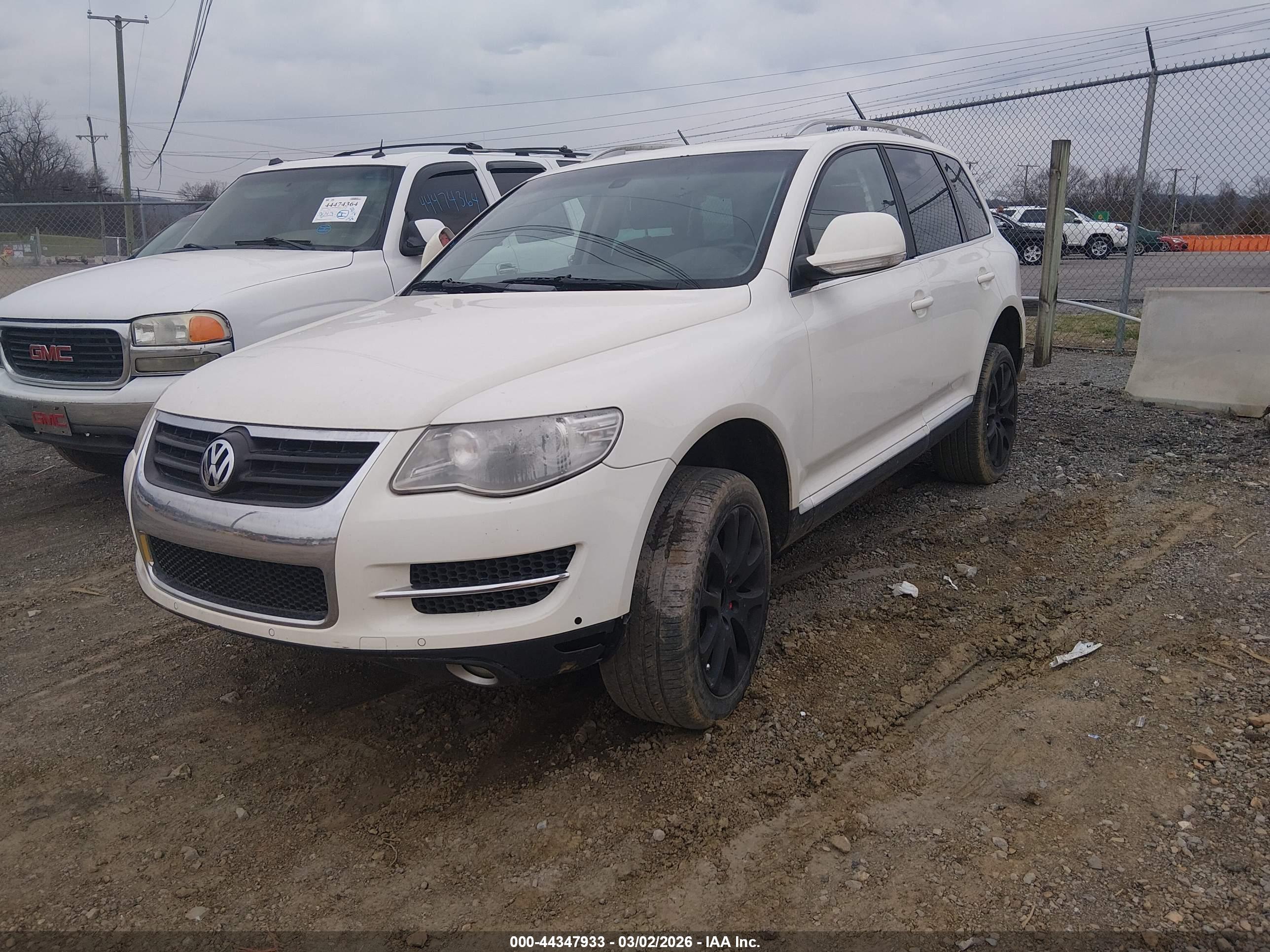 VOLKSWAGEN TOUAREG image 2
