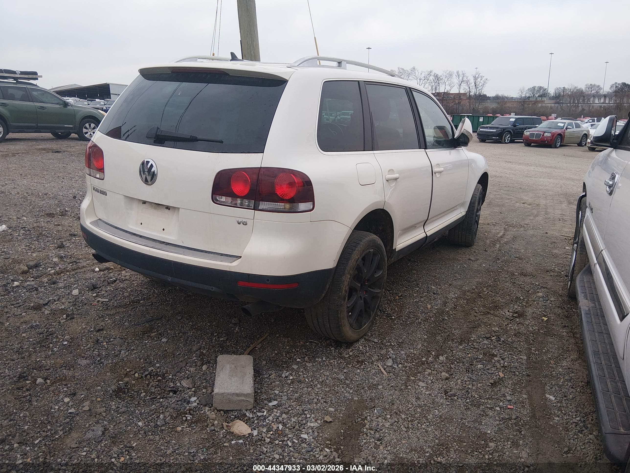 VOLKSWAGEN TOUAREG image 4