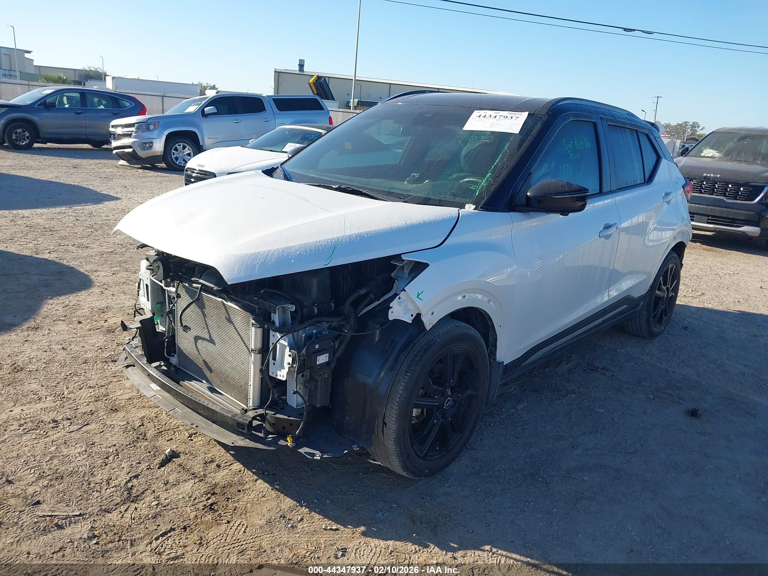 NISSAN KICKS image 2