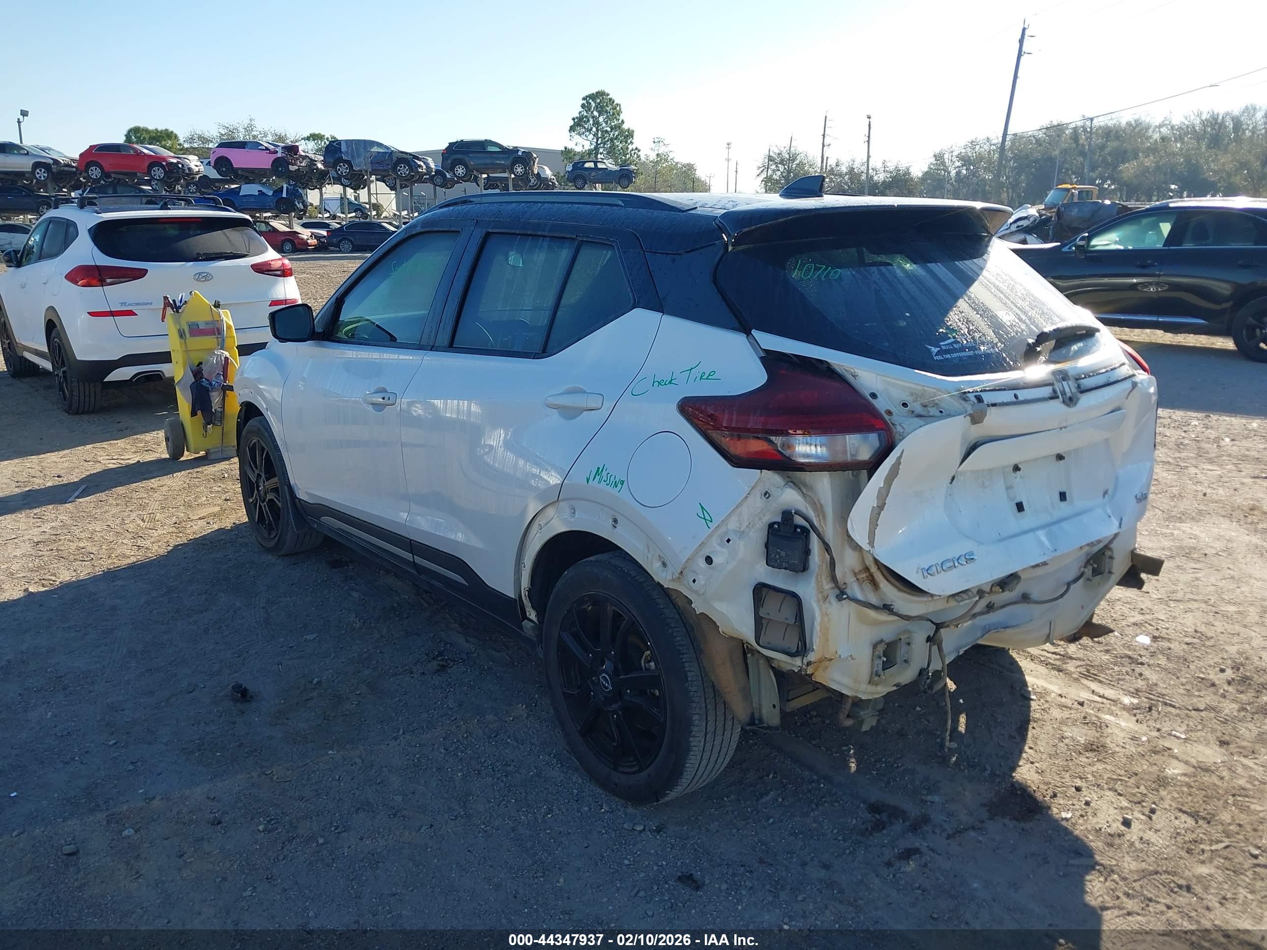 NISSAN KICKS image 3