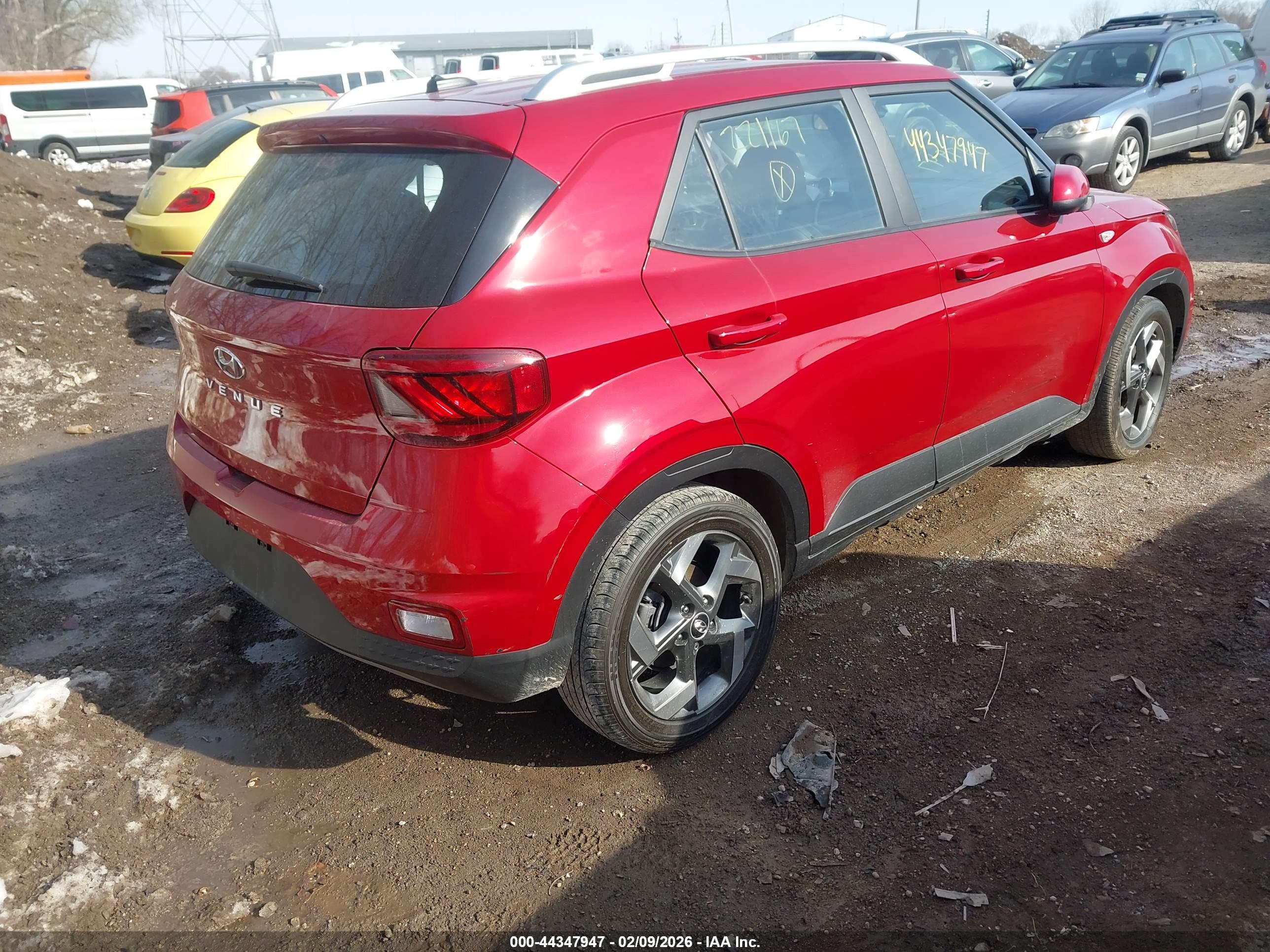 HYUNDAI VENUE image 4